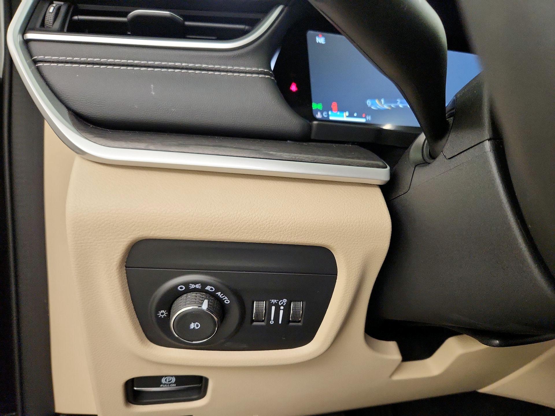 Thumbnail: 2023 Jeep Grand Cherokee - 13