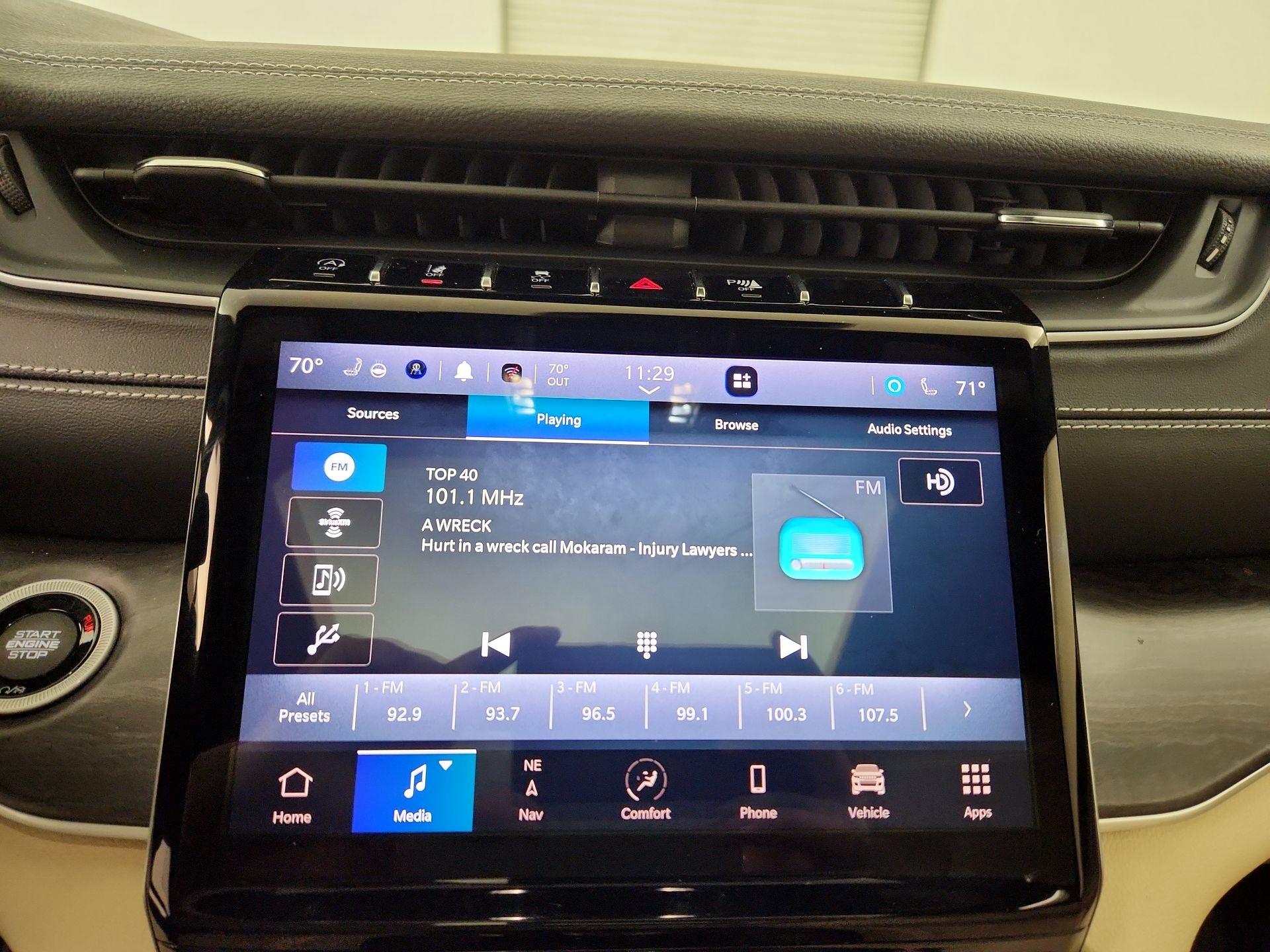 Thumbnail: 2023 Jeep Grand Cherokee - 16