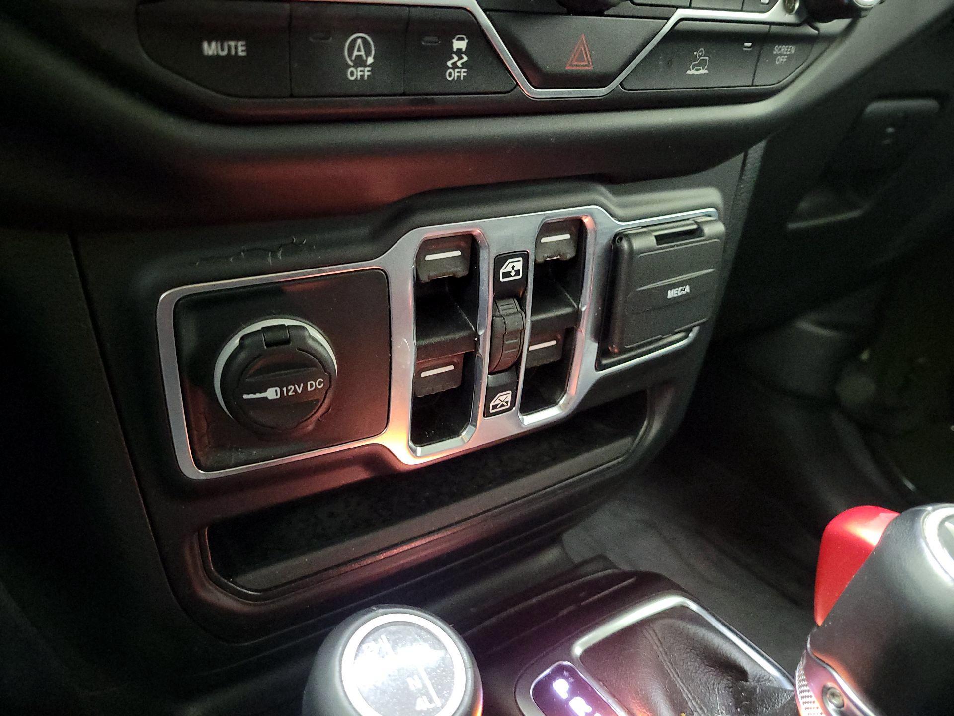 Thumbnail: 2021 Jeep Wrangler - 19