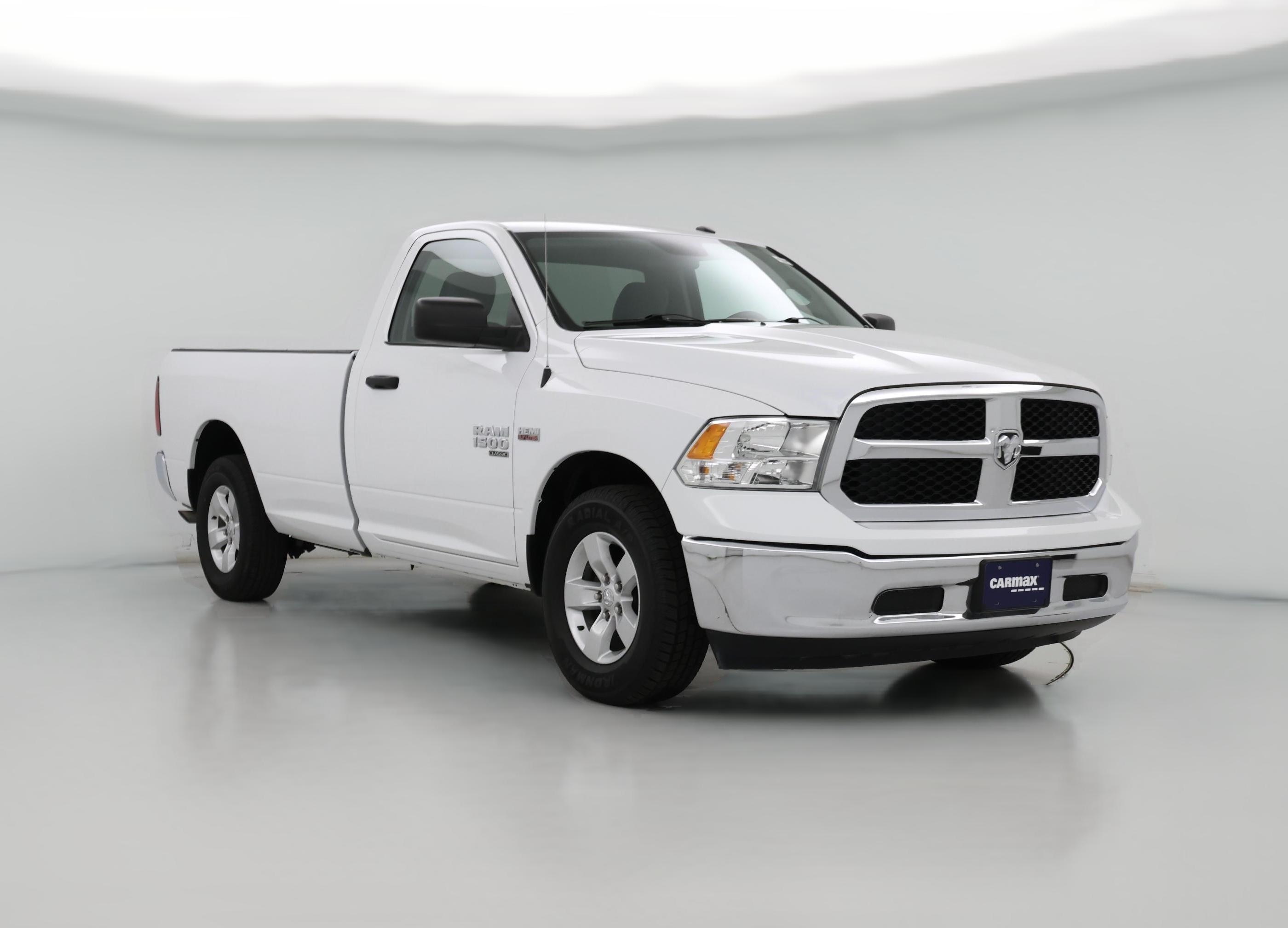 Thumbnail: 2020 RAM 1500 Classic - 1