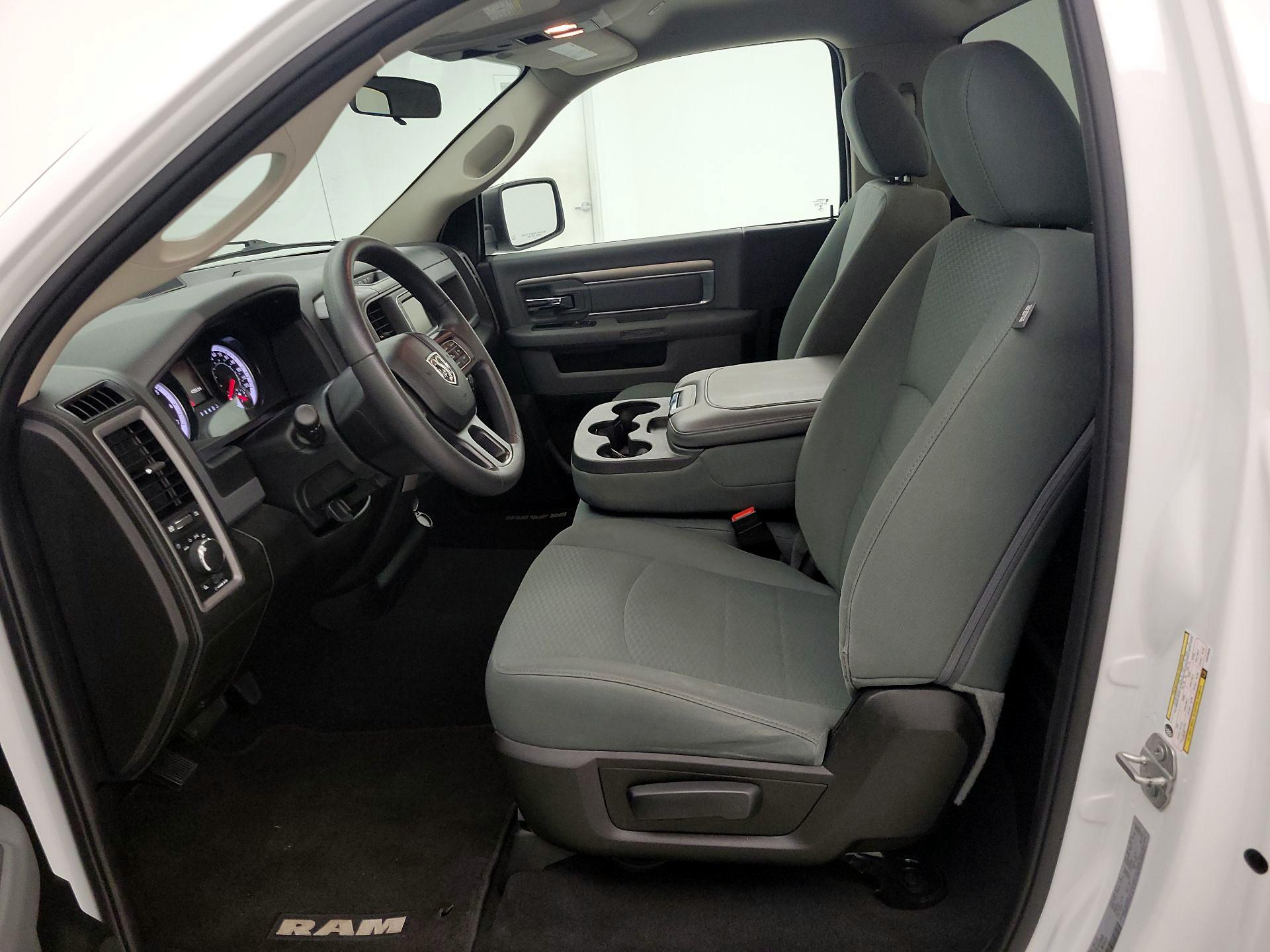 Thumbnail: 2020 RAM 1500 Classic - 11