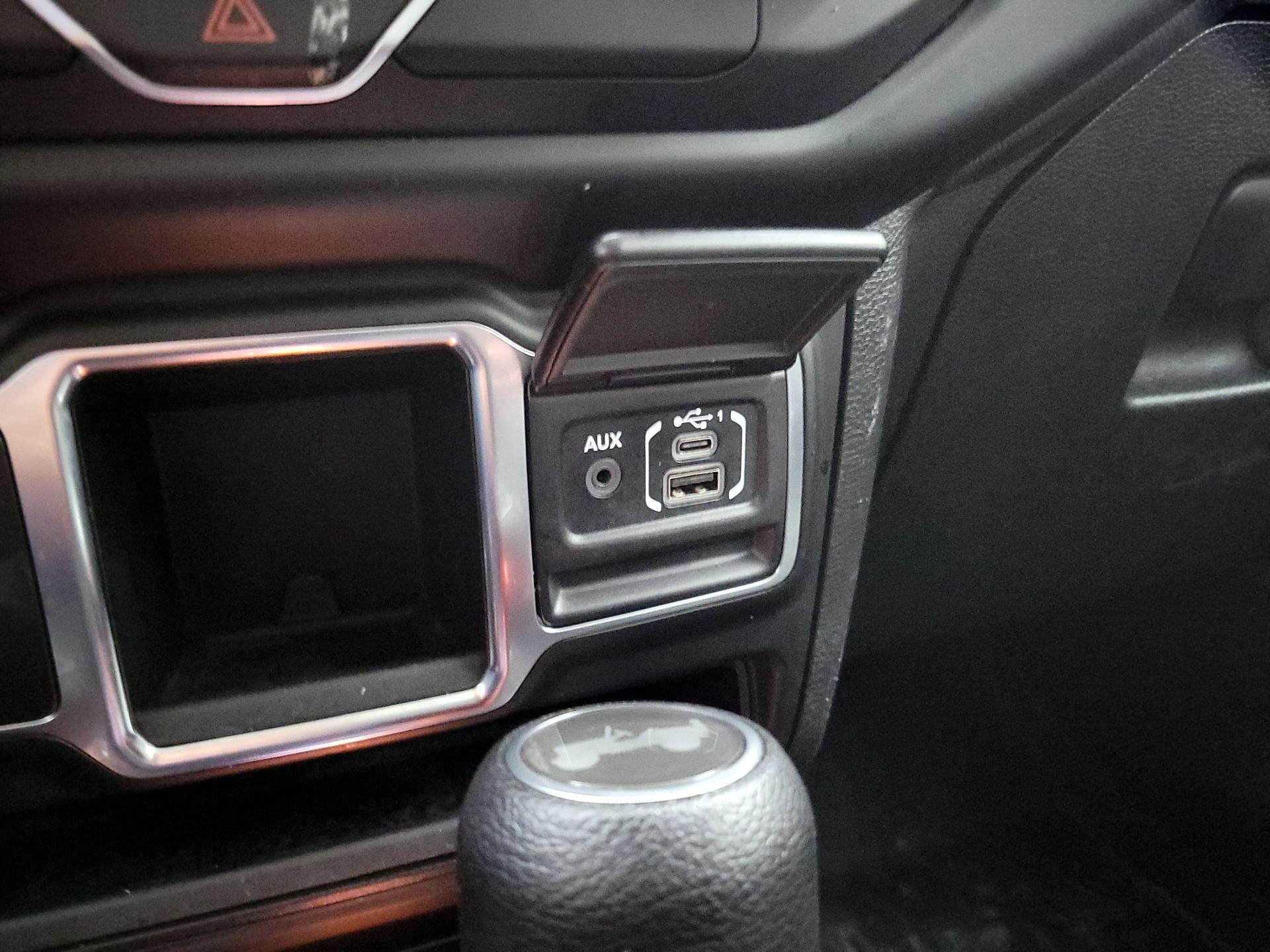 Thumbnail: 2021 Jeep Wrangler - 18