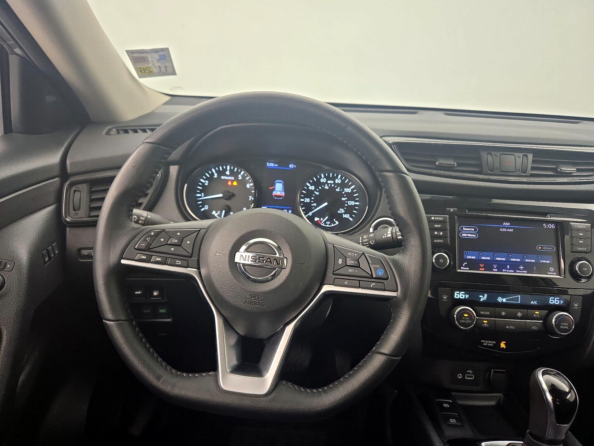 Thumbnail: 2020 Nissan Rogue - 10