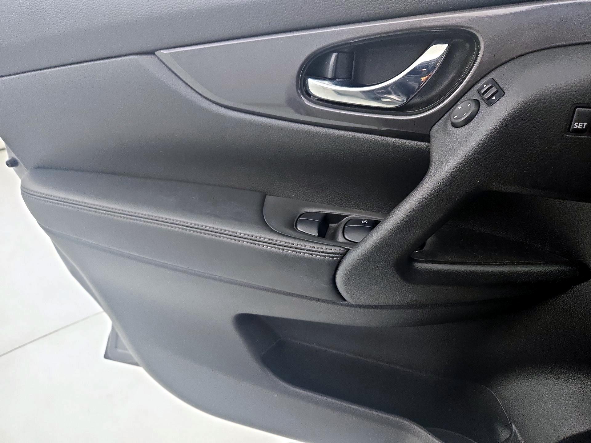 Thumbnail: 2020 Nissan Rogue - 12