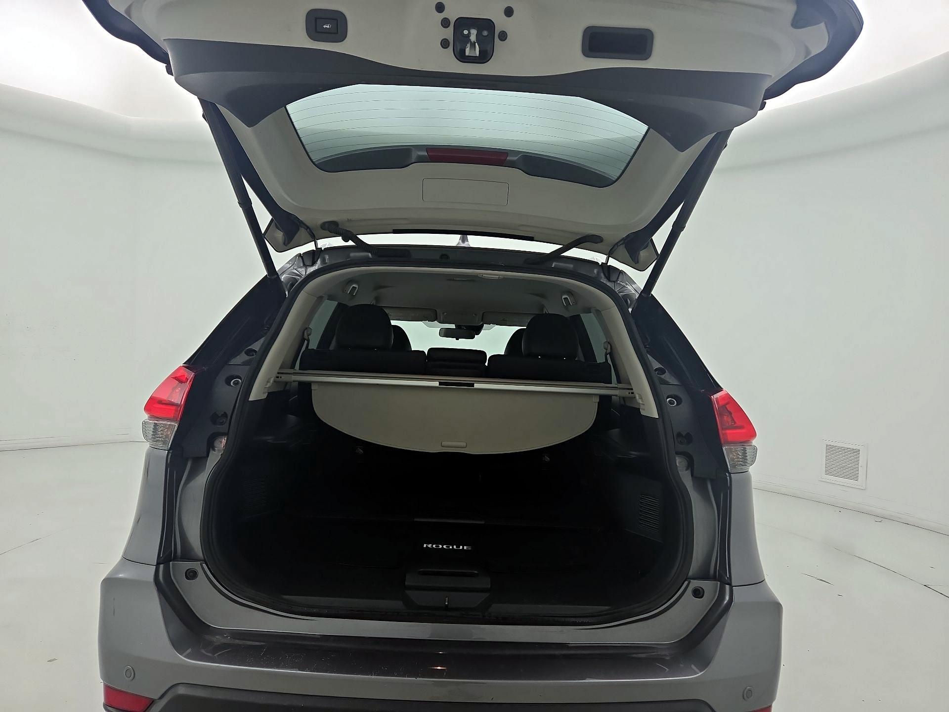 Thumbnail: 2020 Nissan Rogue - 20