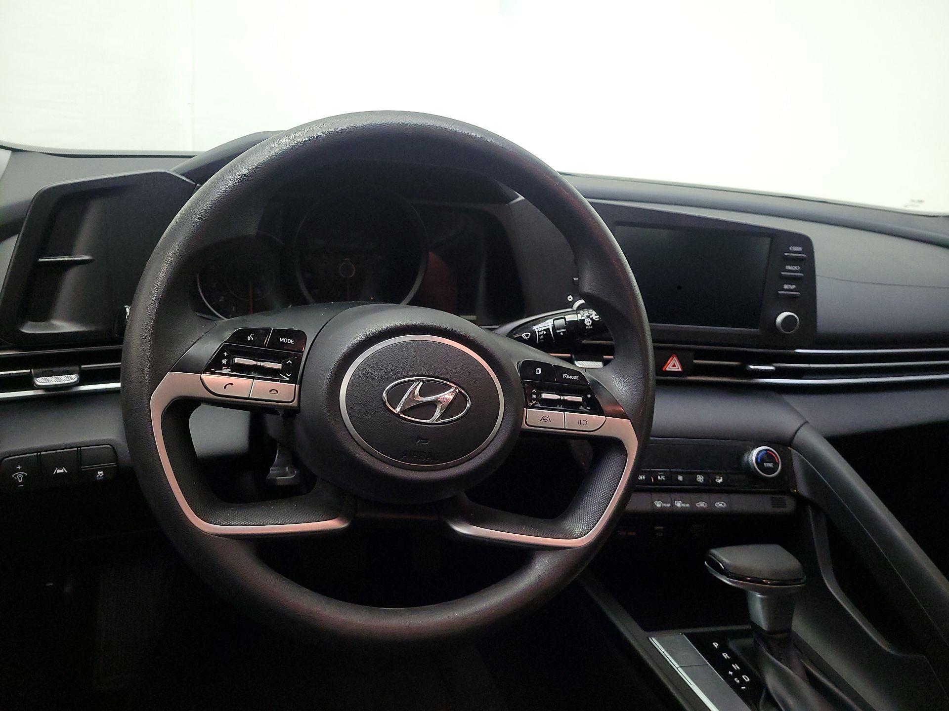 Thumbnail: 2021 Hyundai Elantra - 10