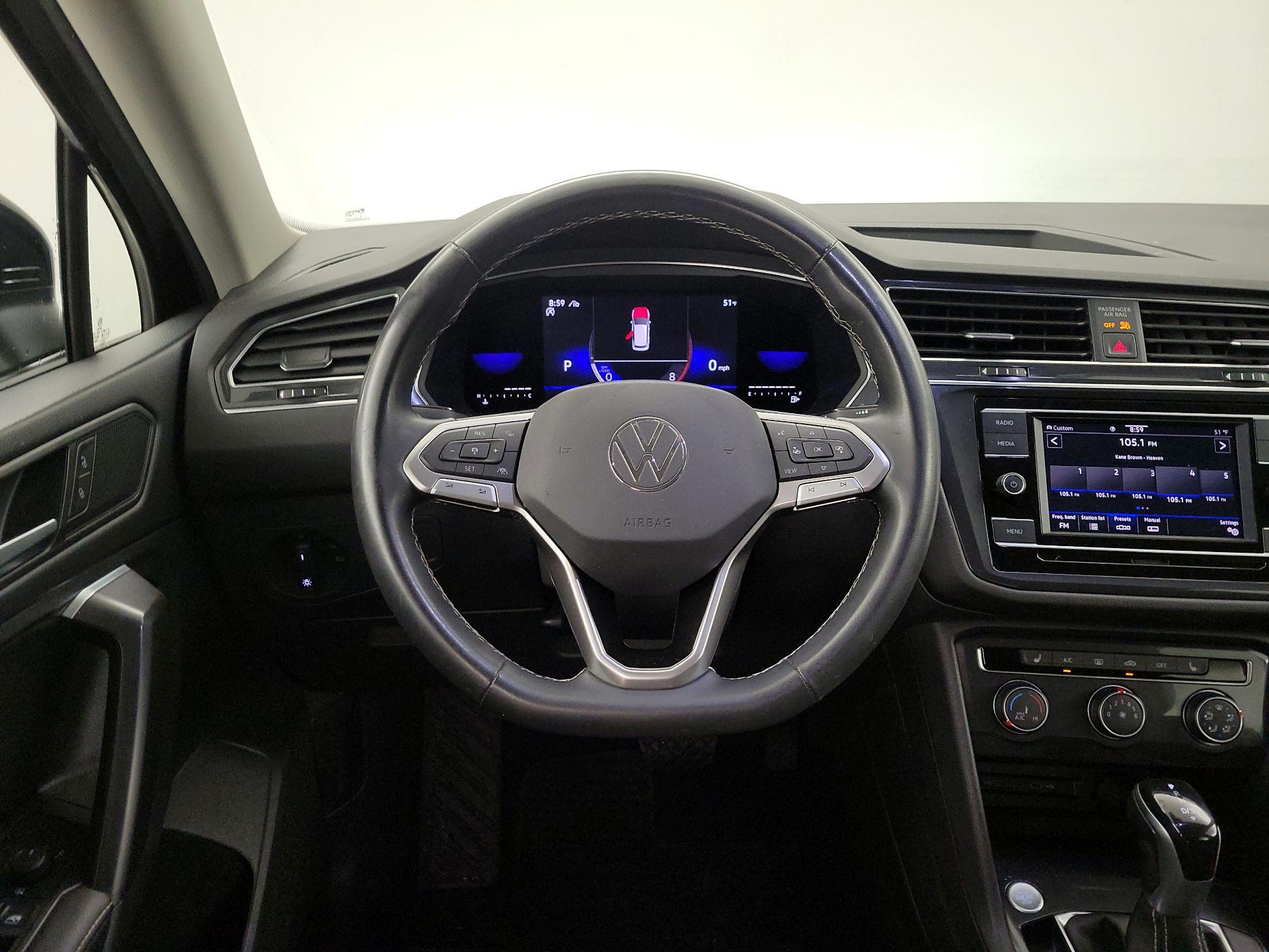 Thumbnail: 2022 Volkswagen Tiguan - 10