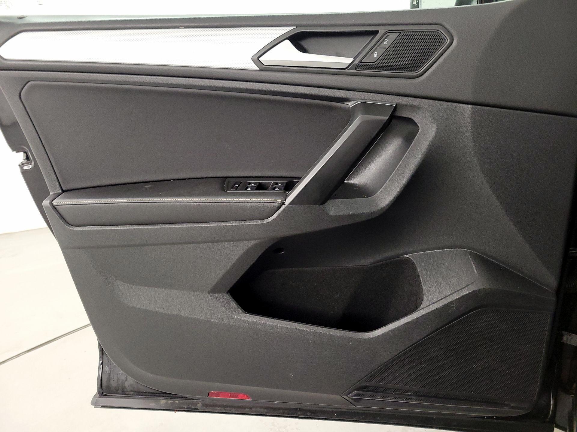 Thumbnail: 2022 Volkswagen Tiguan - 12