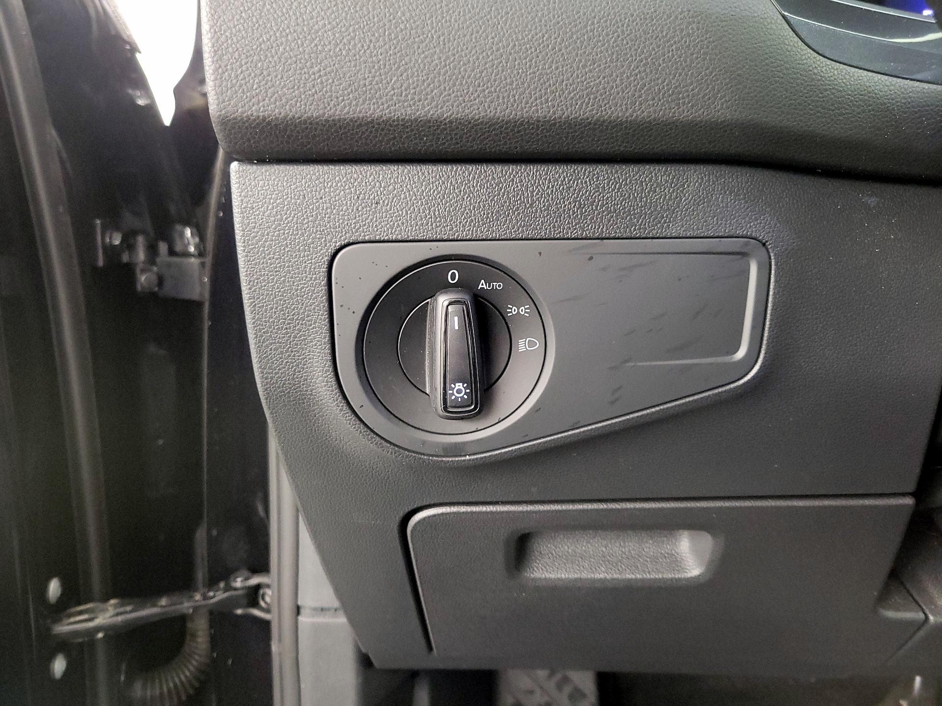 Thumbnail: 2022 Volkswagen Tiguan - 13