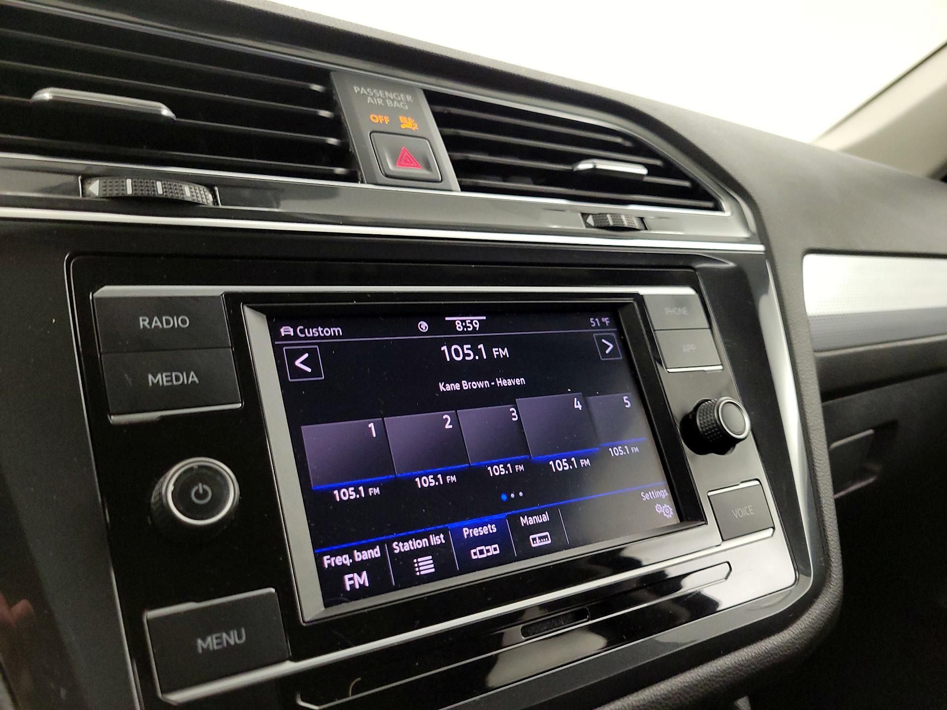 Thumbnail: 2022 Volkswagen Tiguan - 15