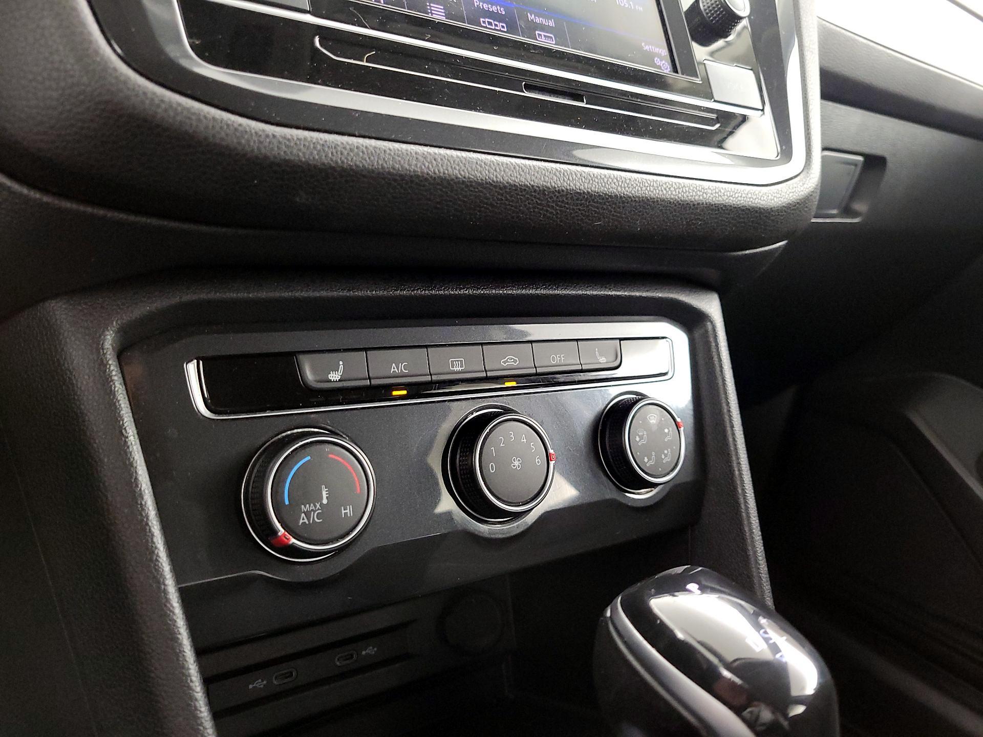 Thumbnail: 2022 Volkswagen Tiguan - 16