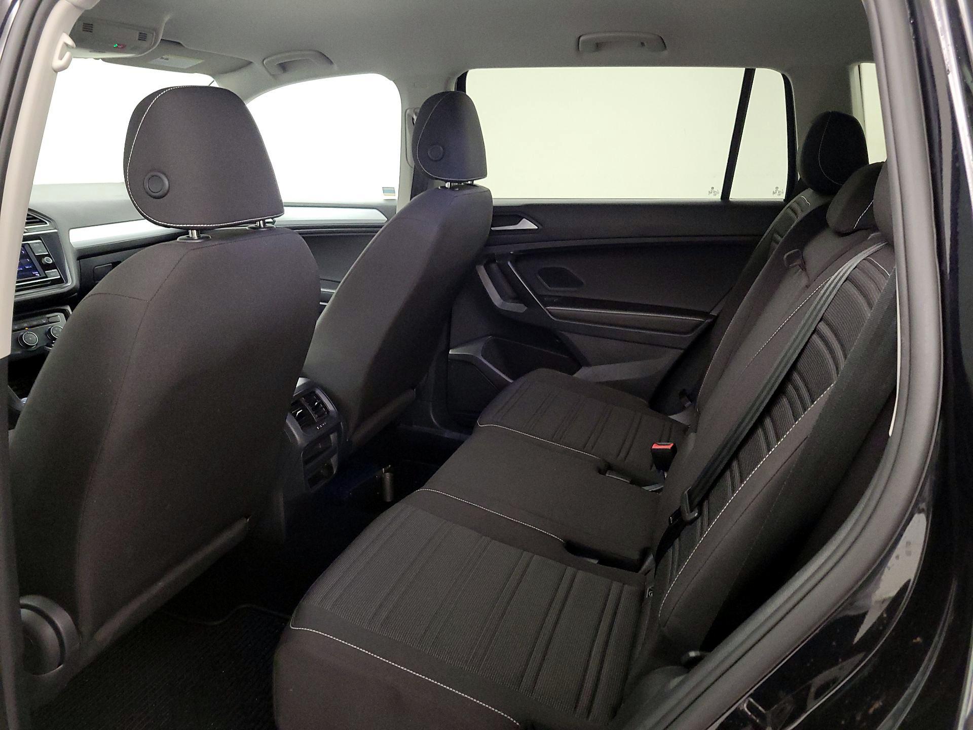 Thumbnail: 2022 Volkswagen Tiguan - 19