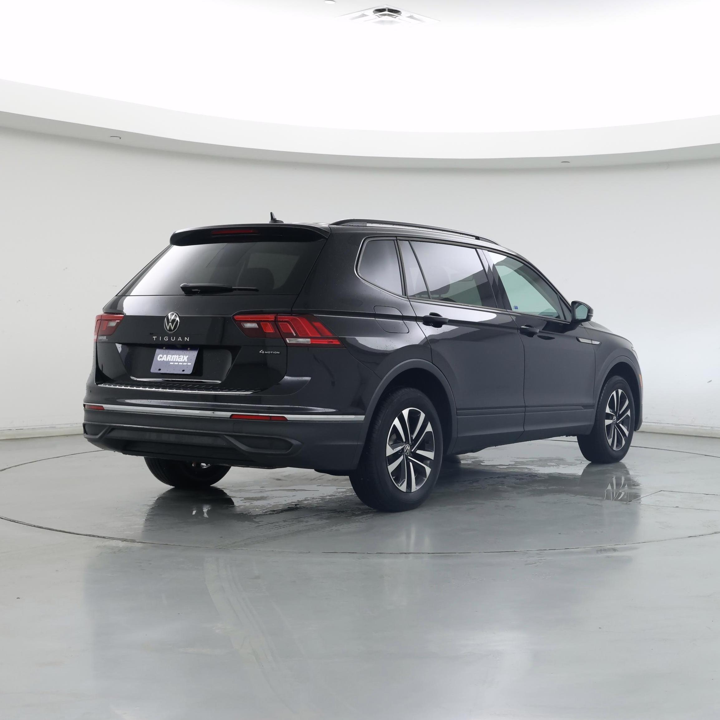 Thumbnail: 2022 Volkswagen Tiguan - 8