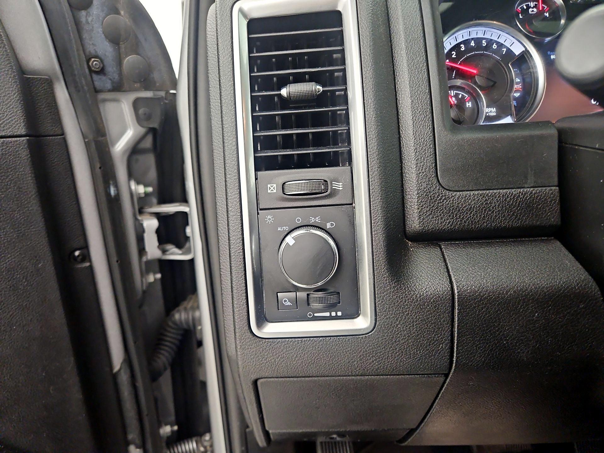 Thumbnail: 2022 RAM 1500 Classic - 13