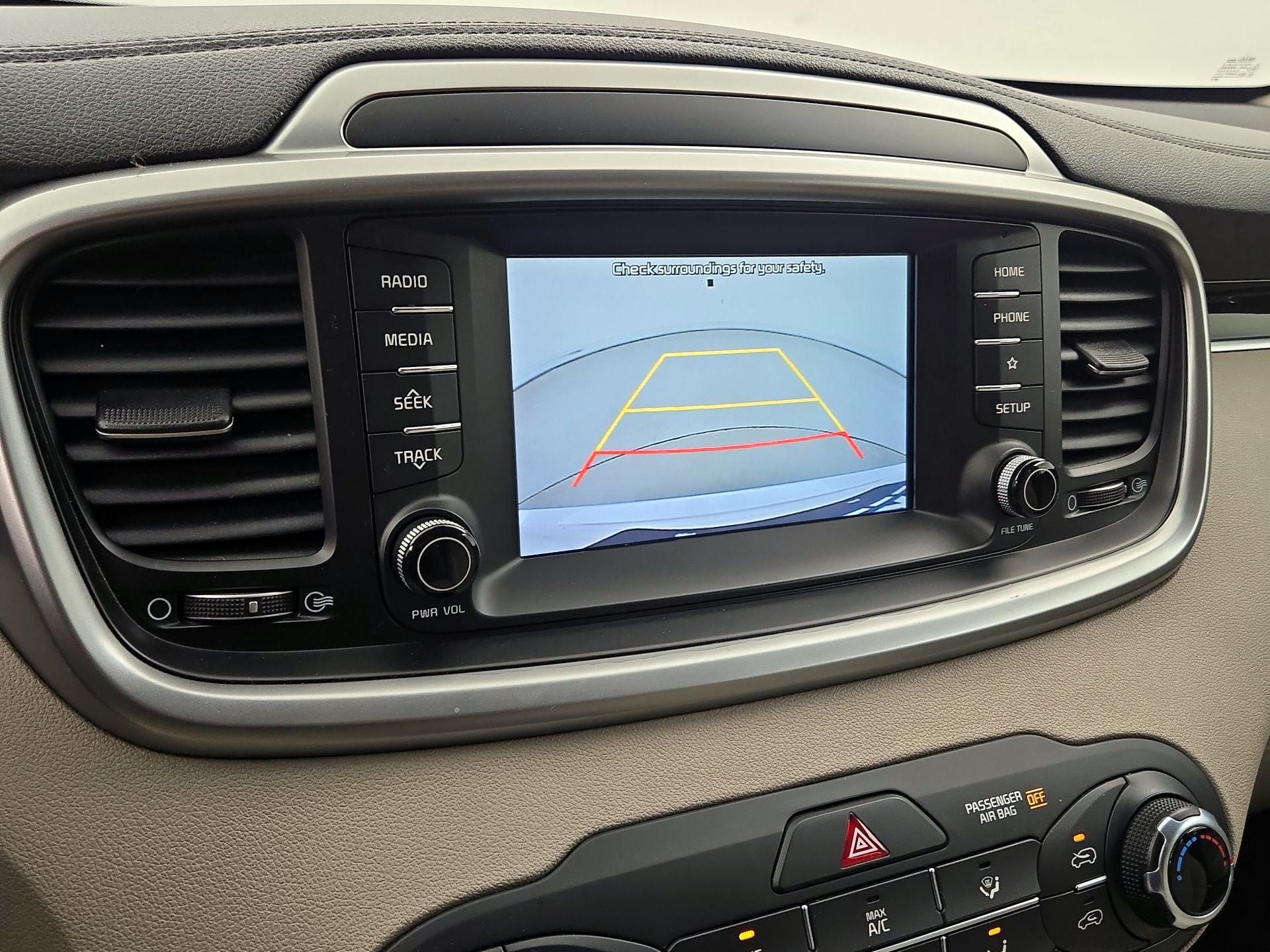 Thumbnail: 2019 Kia Sorento - 14