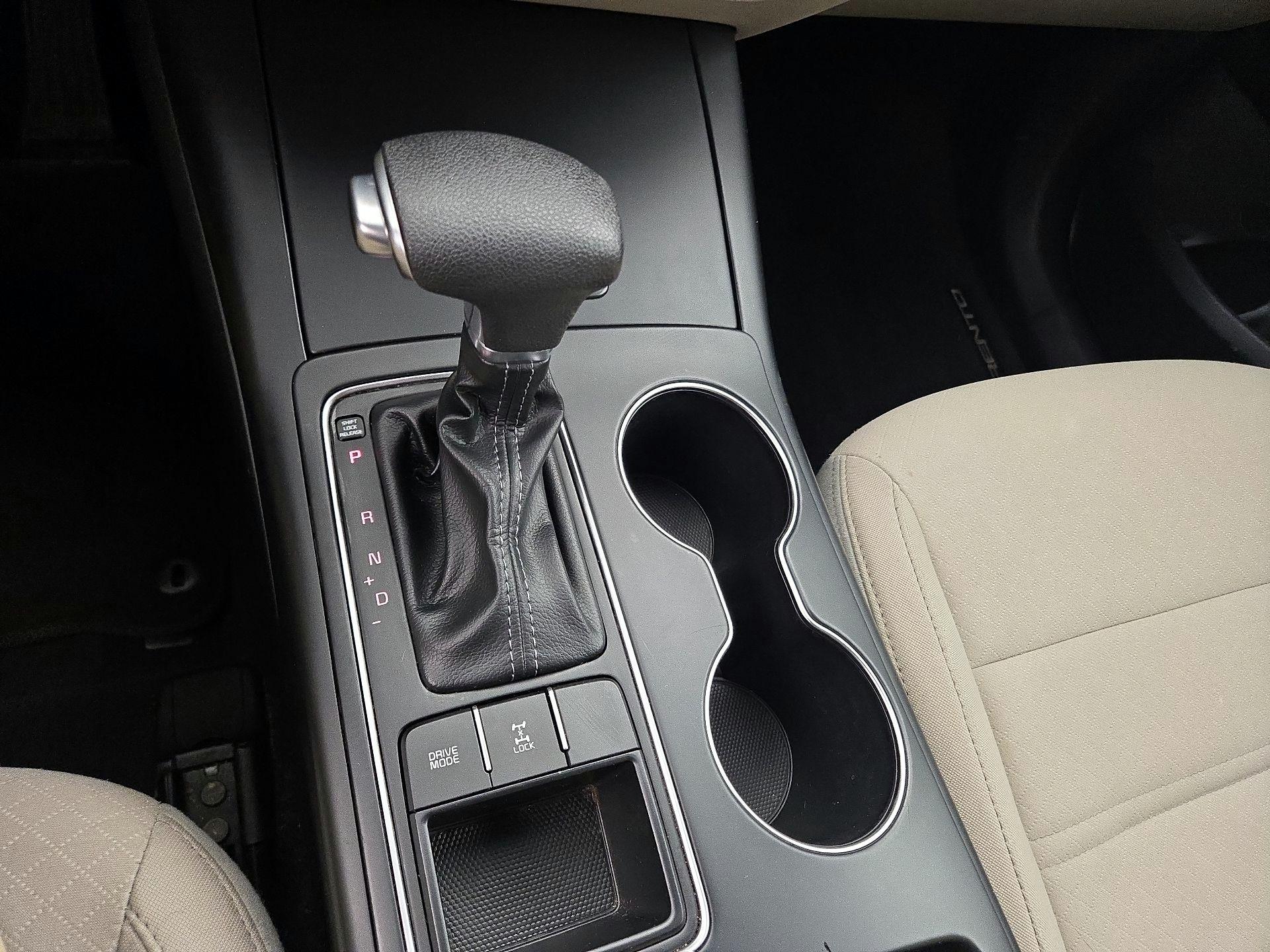 Thumbnail: 2019 Kia Sorento - 17