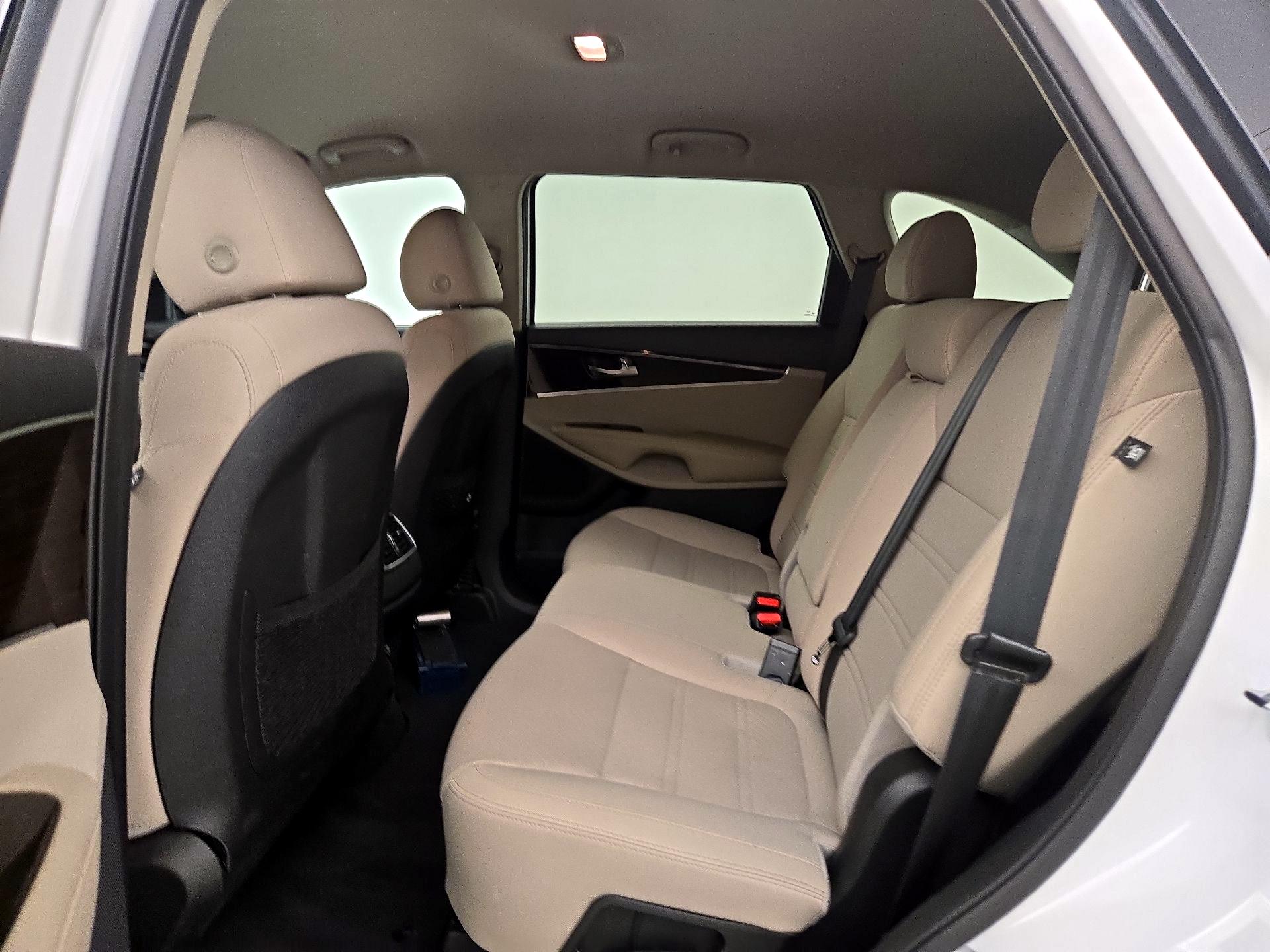 Thumbnail: 2019 Kia Sorento - 19