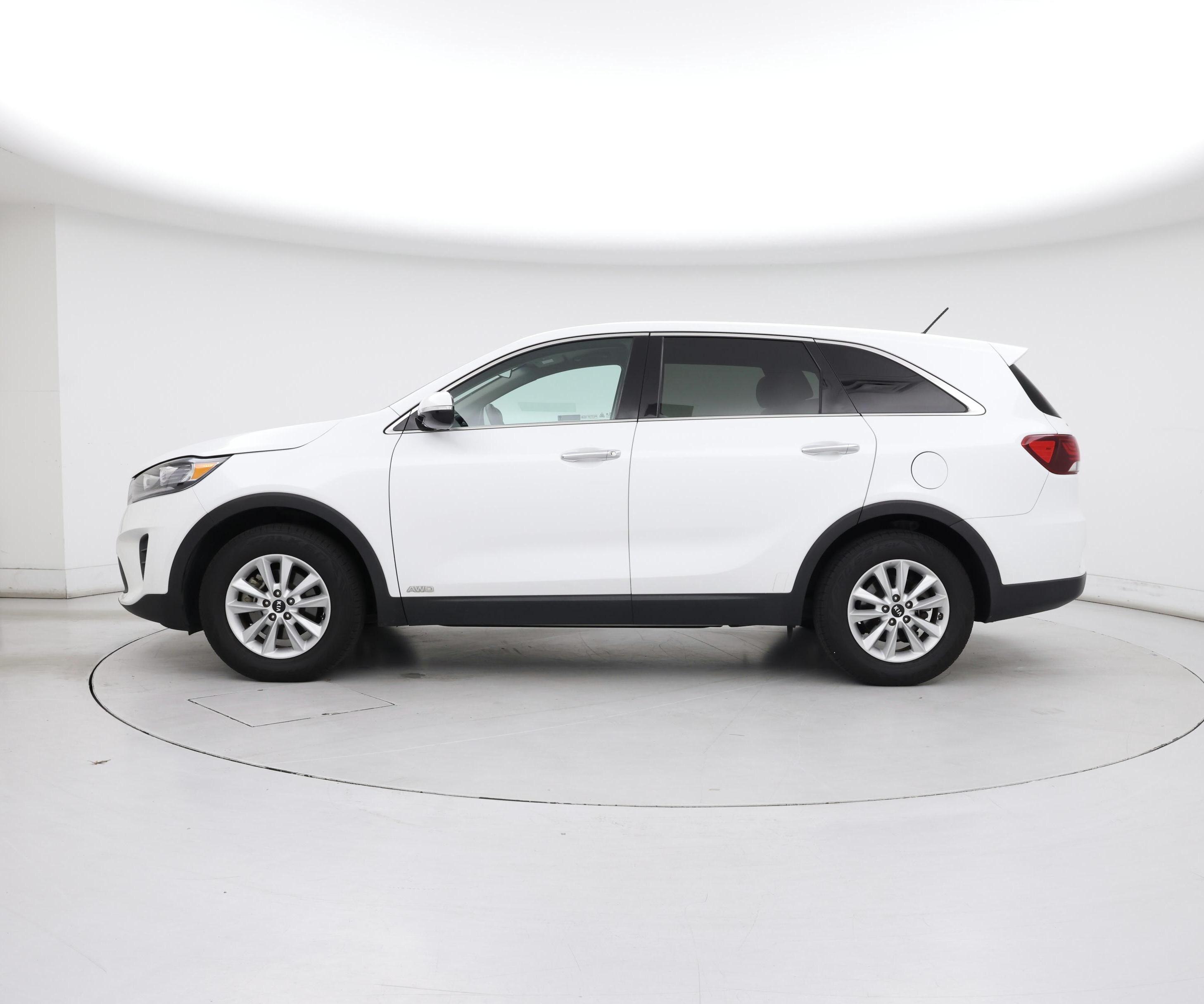 Thumbnail: 2019 Kia Sorento - 3