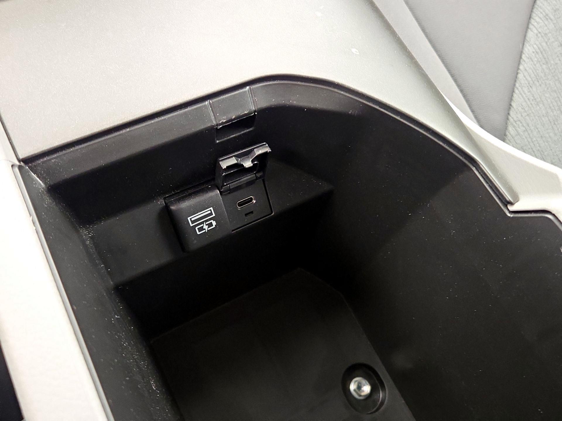 Thumbnail: 2023 Toyota Camry - 18