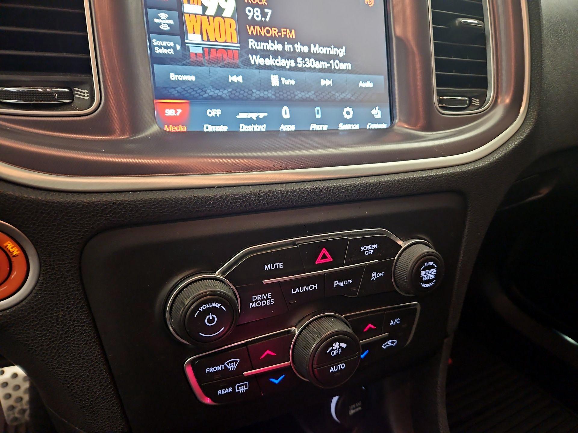 Thumbnail: 2020 Dodge Charger - 16