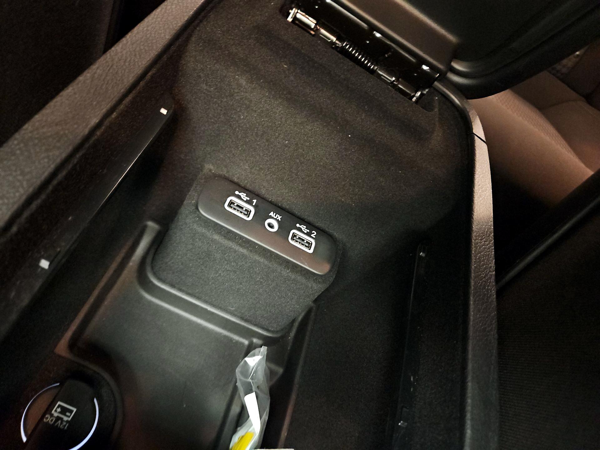 Thumbnail: 2020 Dodge Charger - 18