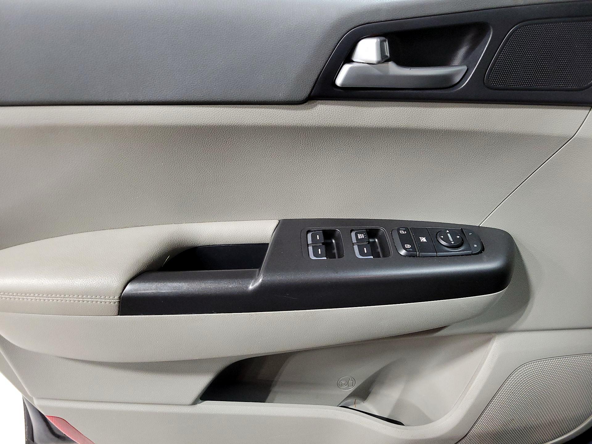 Thumbnail: 2017 Kia Sportage - 12