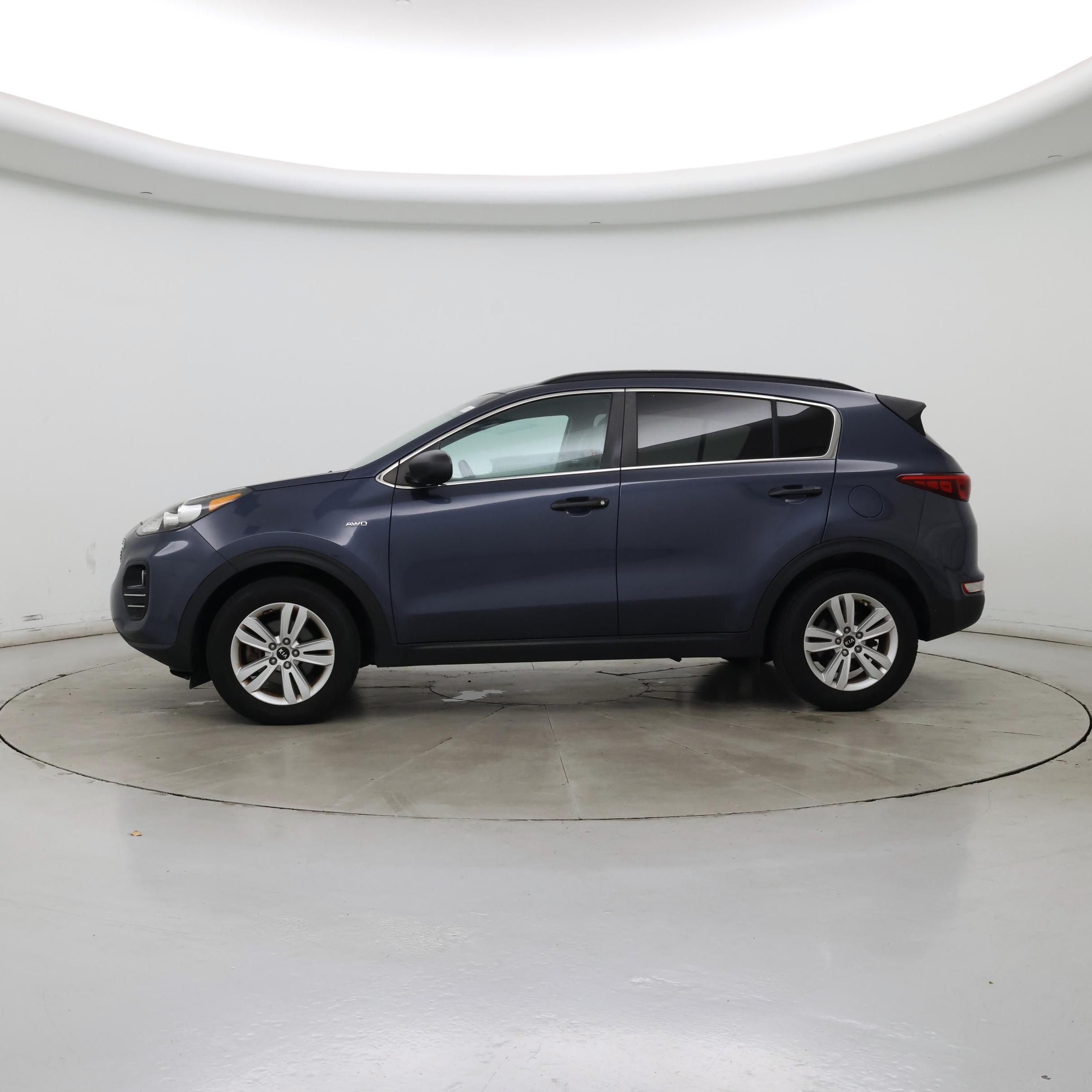 Thumbnail: 2017 Kia Sportage - 3