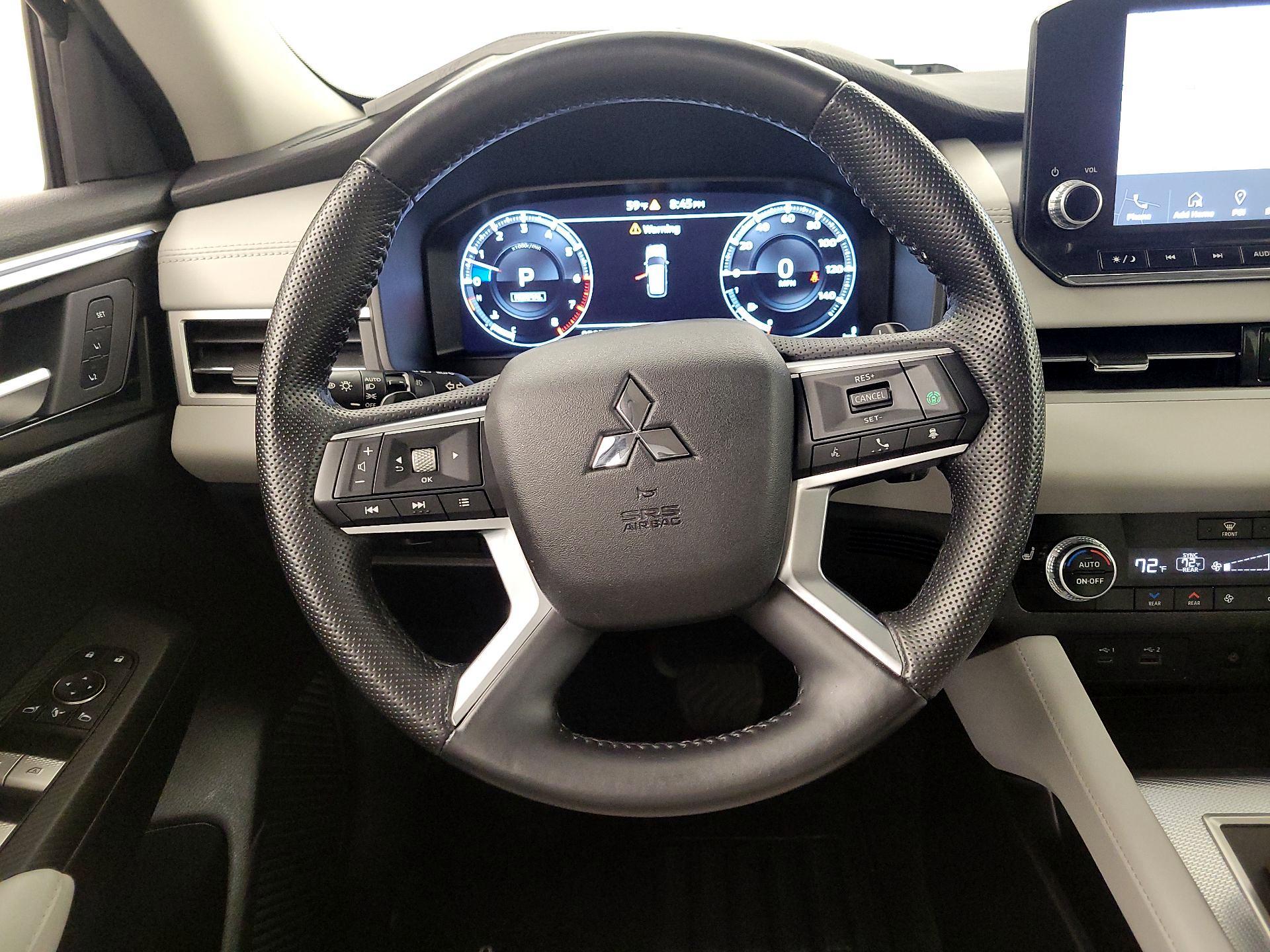 Thumbnail: 2022 Mitsubishi Outlander - 10