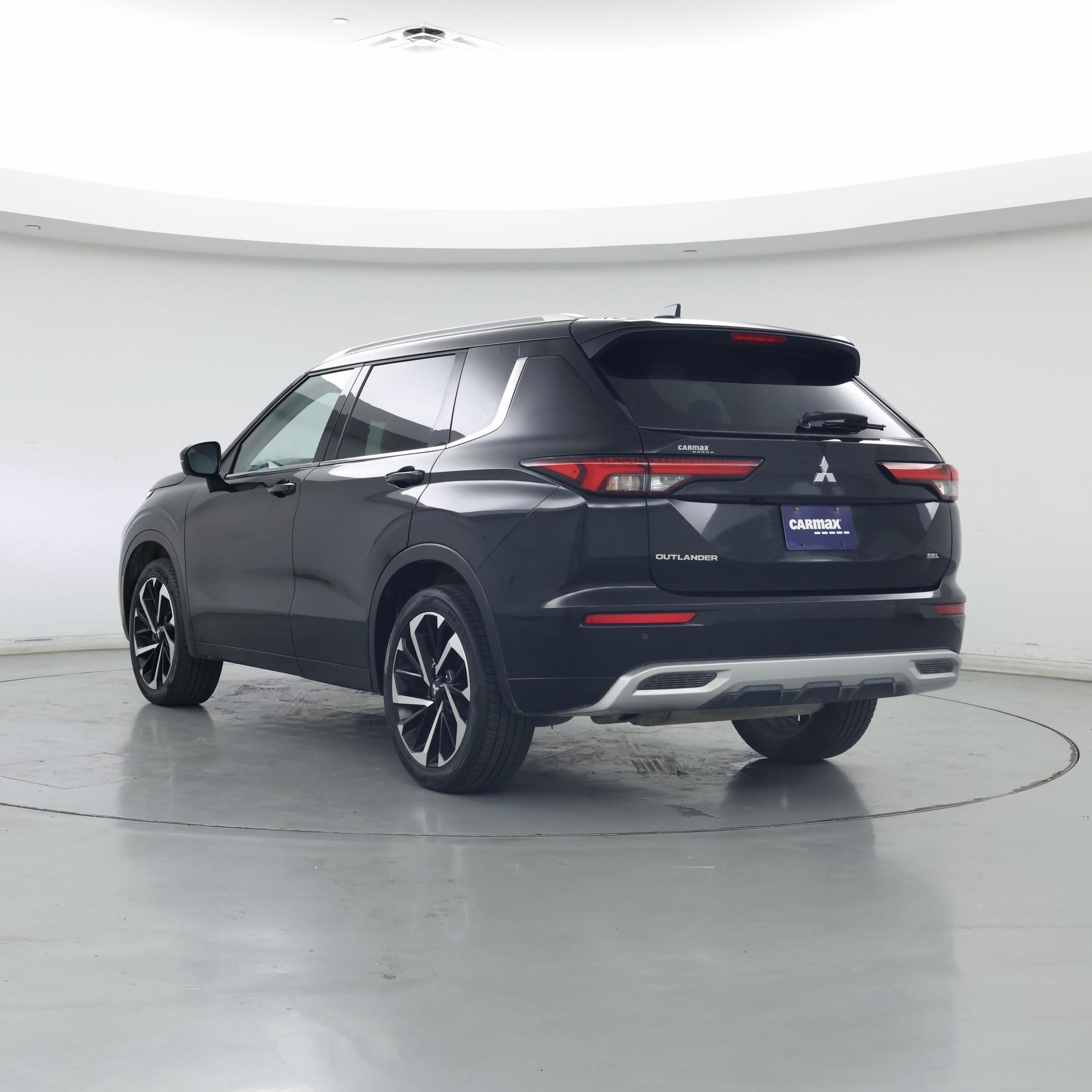 Thumbnail: 2022 Mitsubishi Outlander - 2