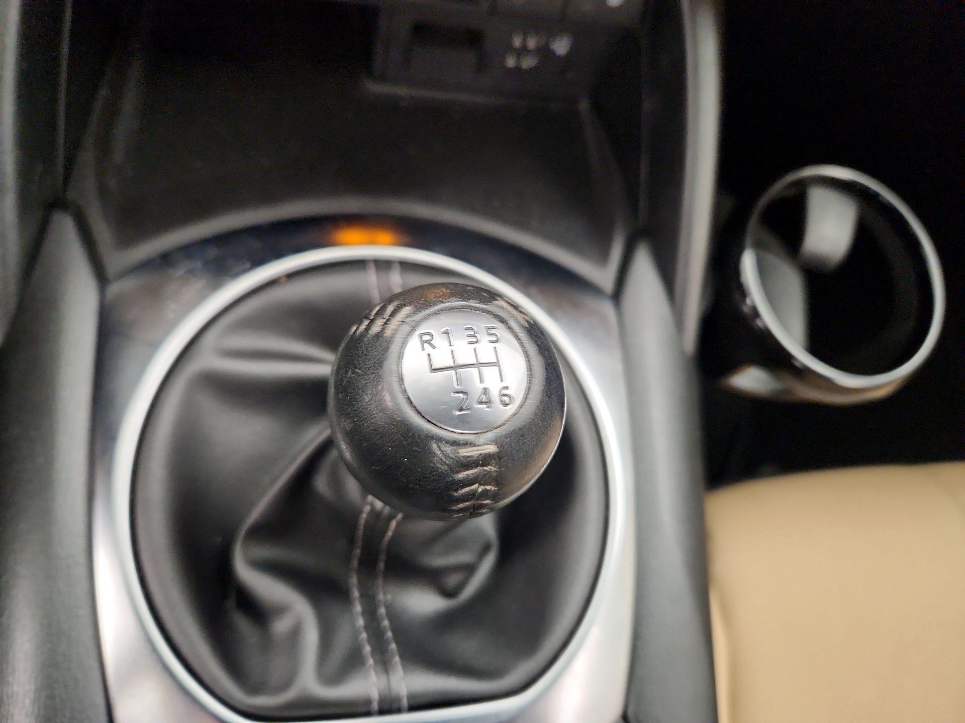 Thumbnail: 2020 Mazda MX-5 Miata - 18