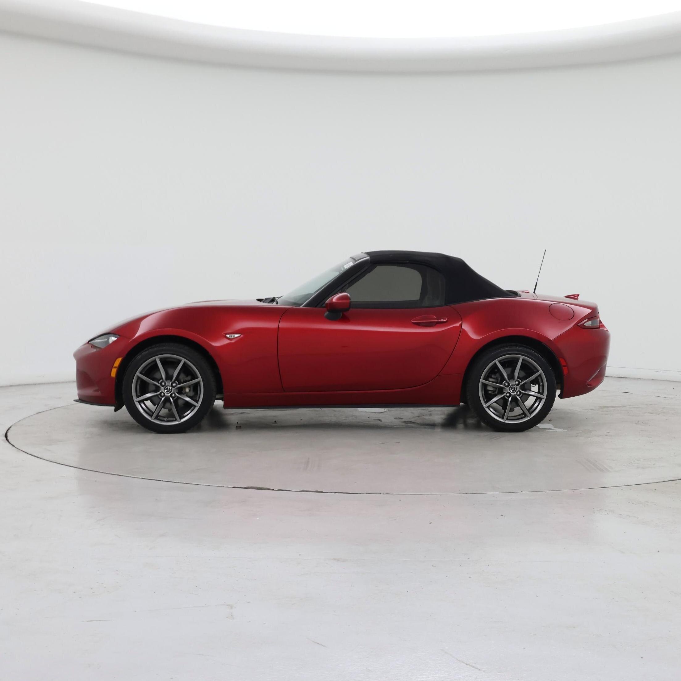 Thumbnail: 2020 Mazda MX-5 Miata - 3