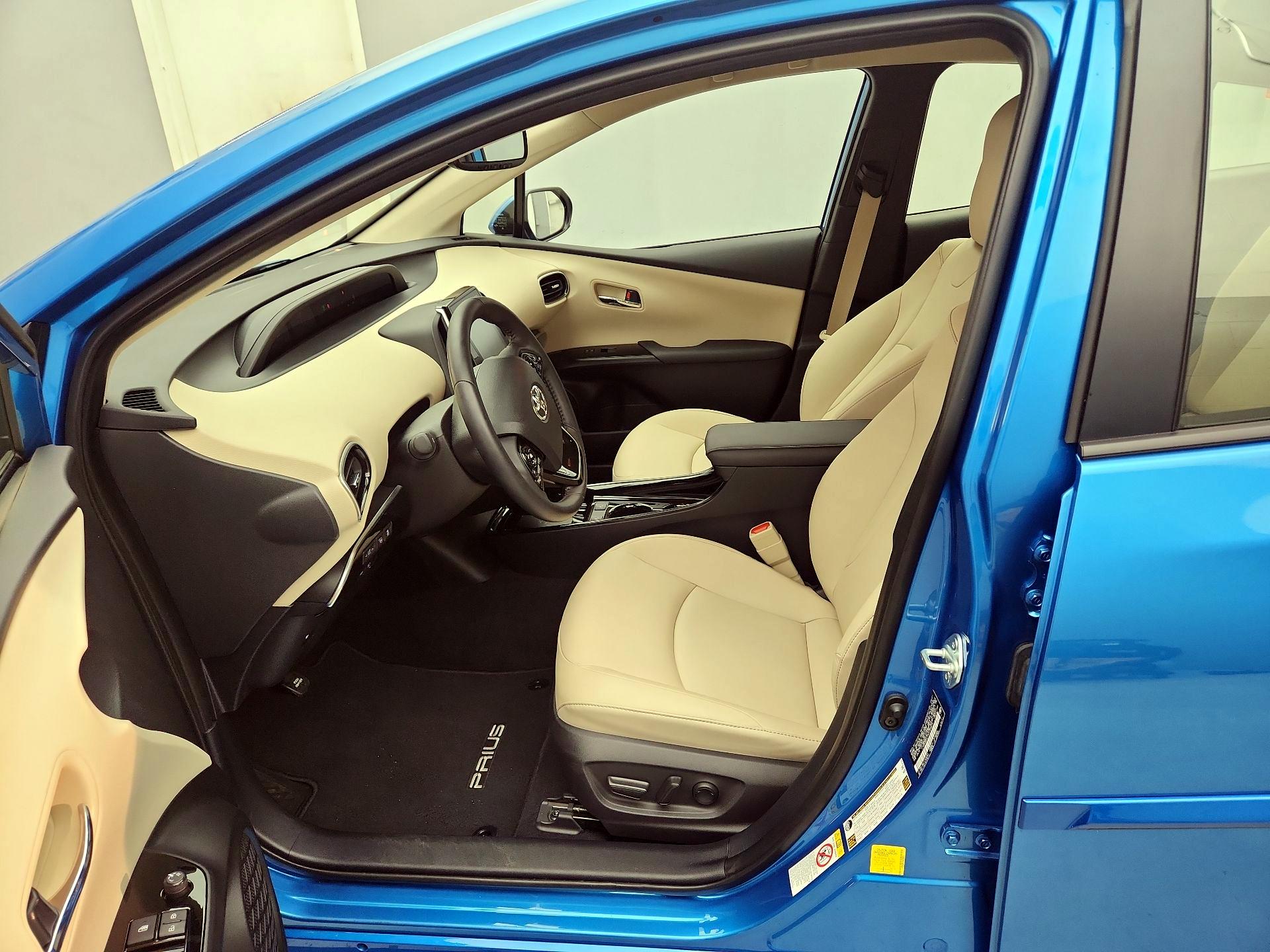 Thumbnail: 2022 Toyota Prius - 11