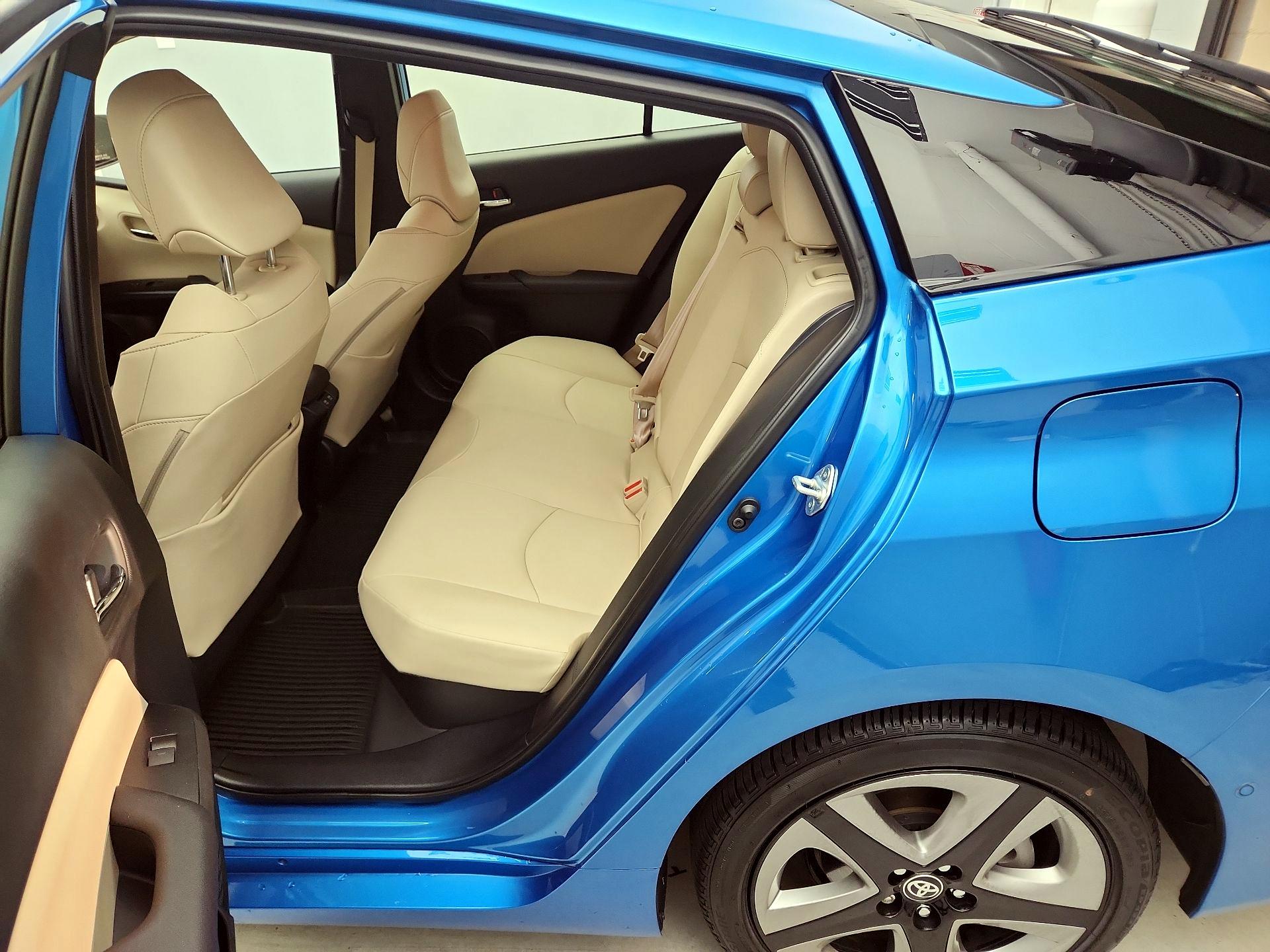 Thumbnail: 2022 Toyota Prius - 19