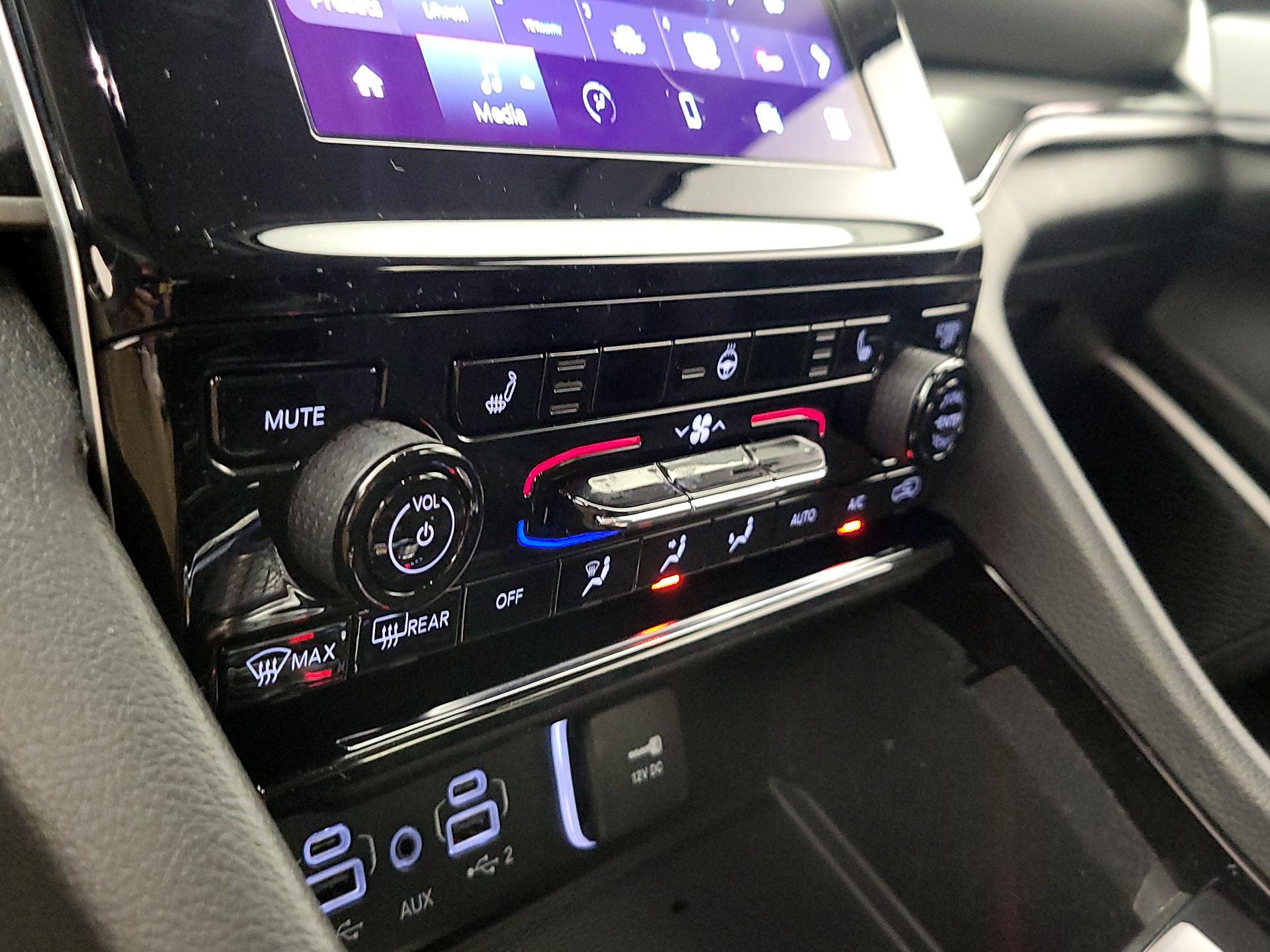 Thumbnail: 2021 Jeep Grand Cherokee L - 16