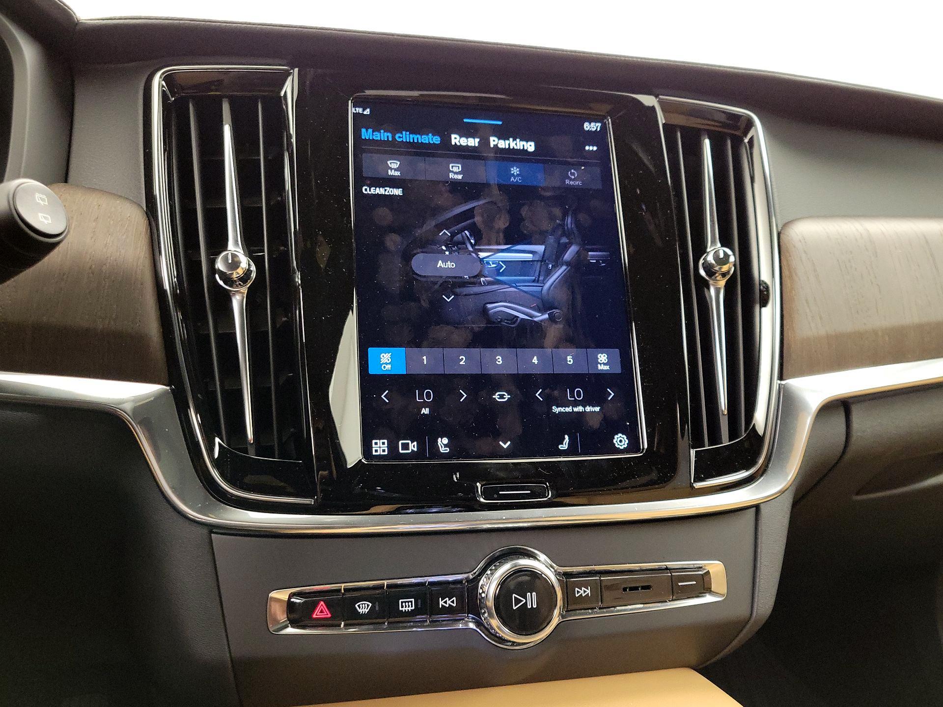 Thumbnail: 2025 Volvo S90 - 16