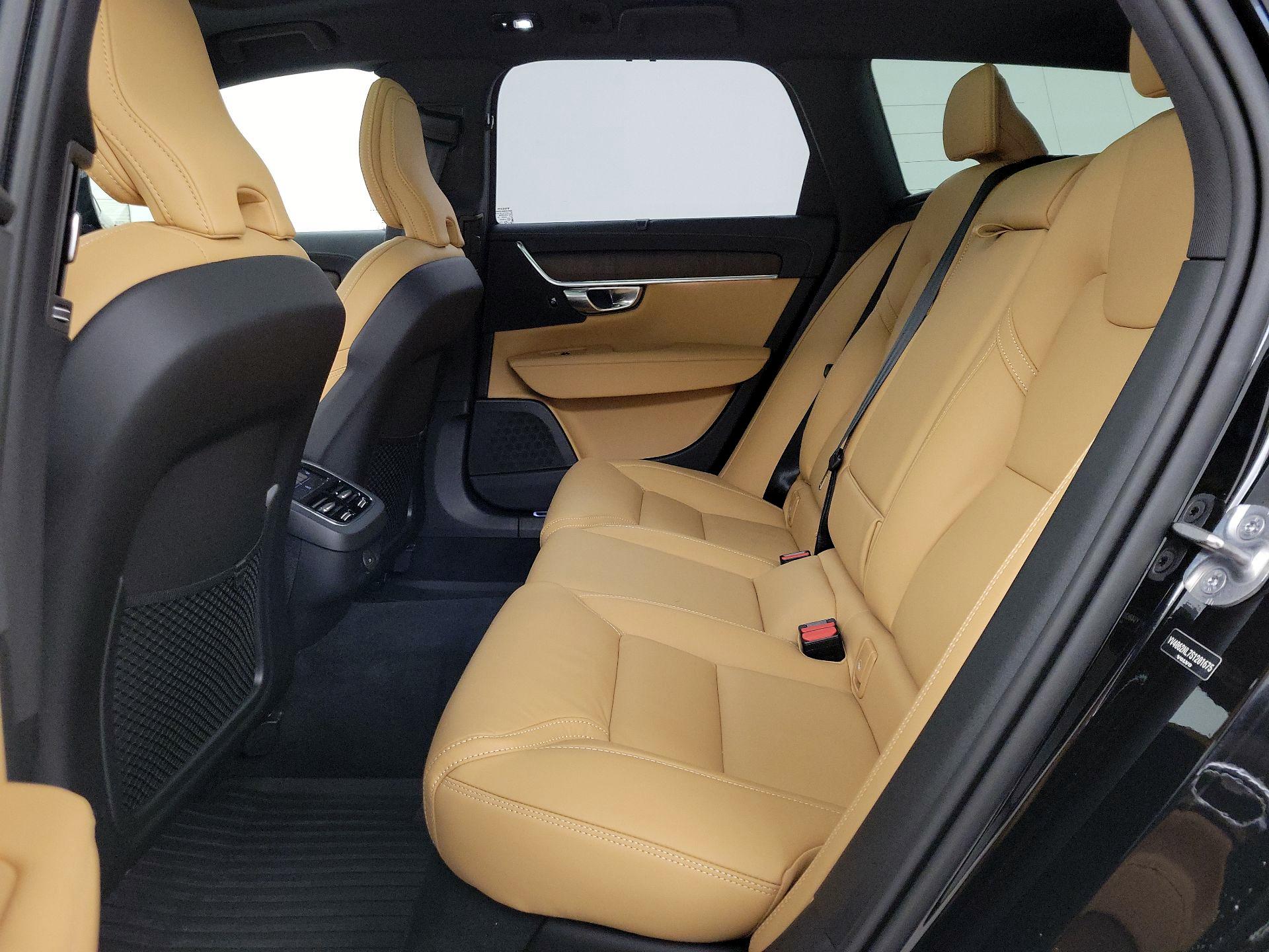 Thumbnail: 2025 Volvo S90 - 20