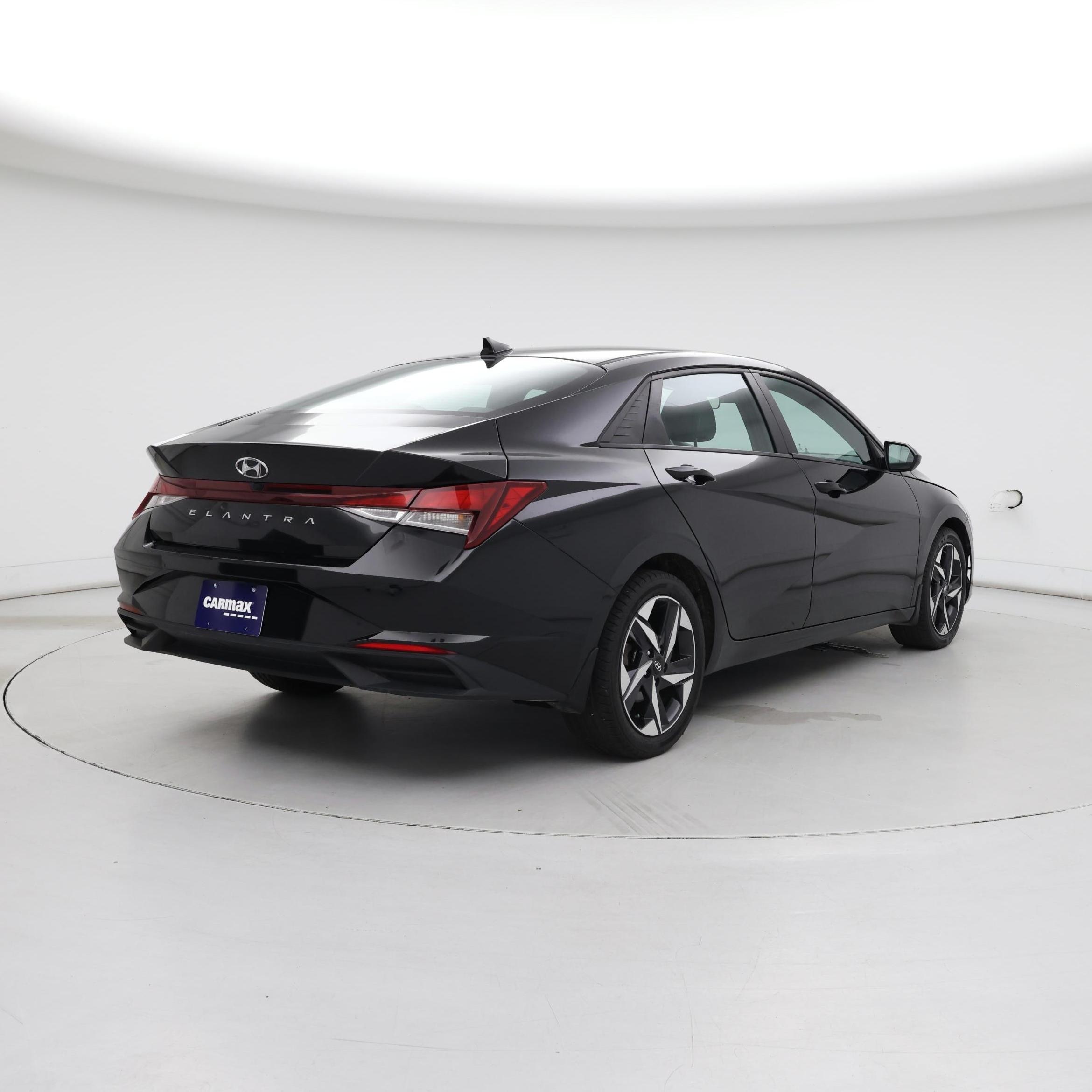Thumbnail: 2023 Hyundai Elantra - 8