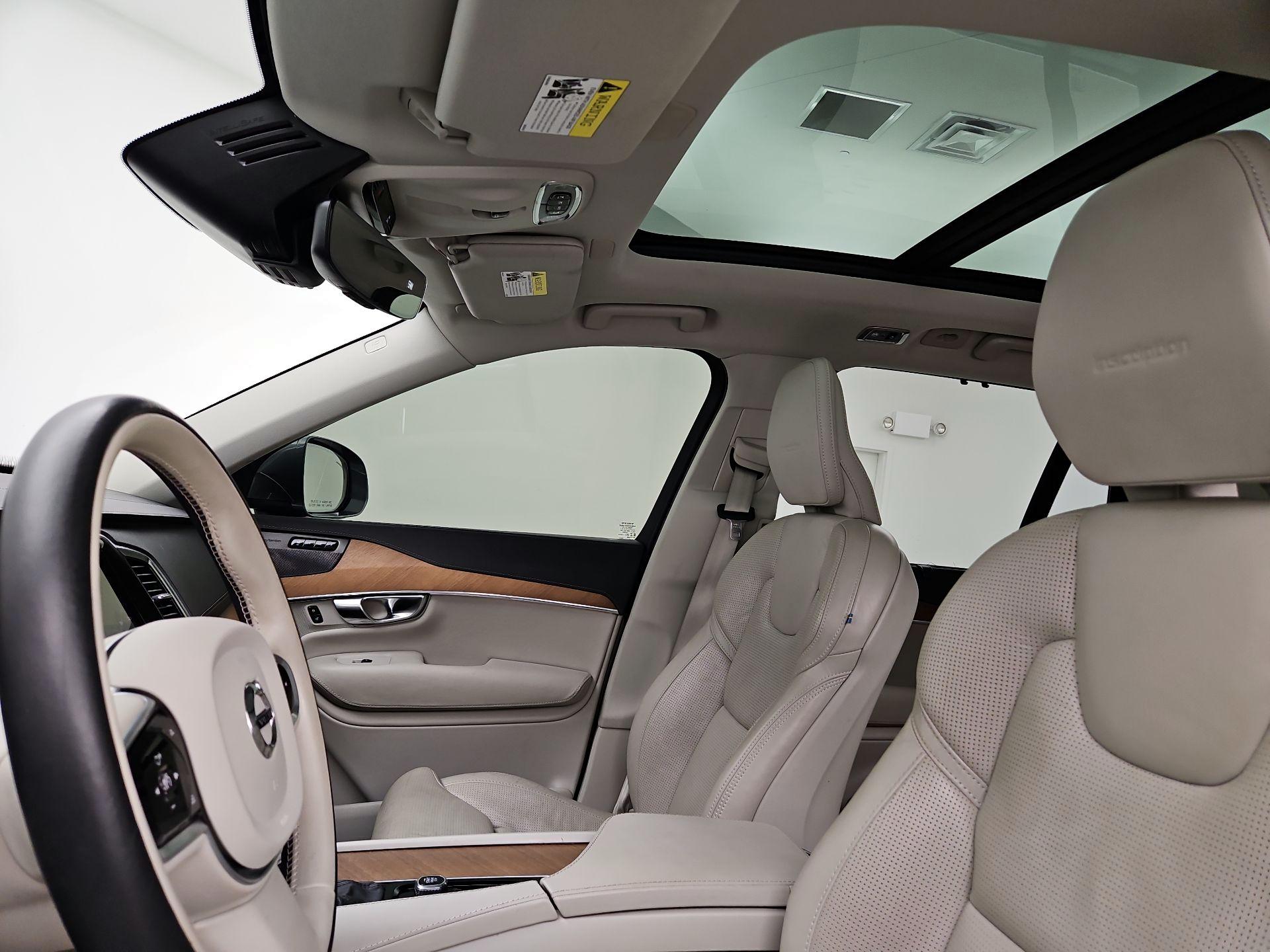 Thumbnail: 2019 Volvo XC90 - 20