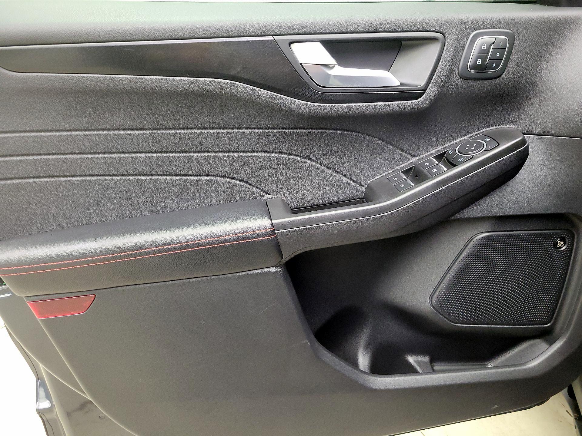 Thumbnail: 2022 Ford Escape - 12