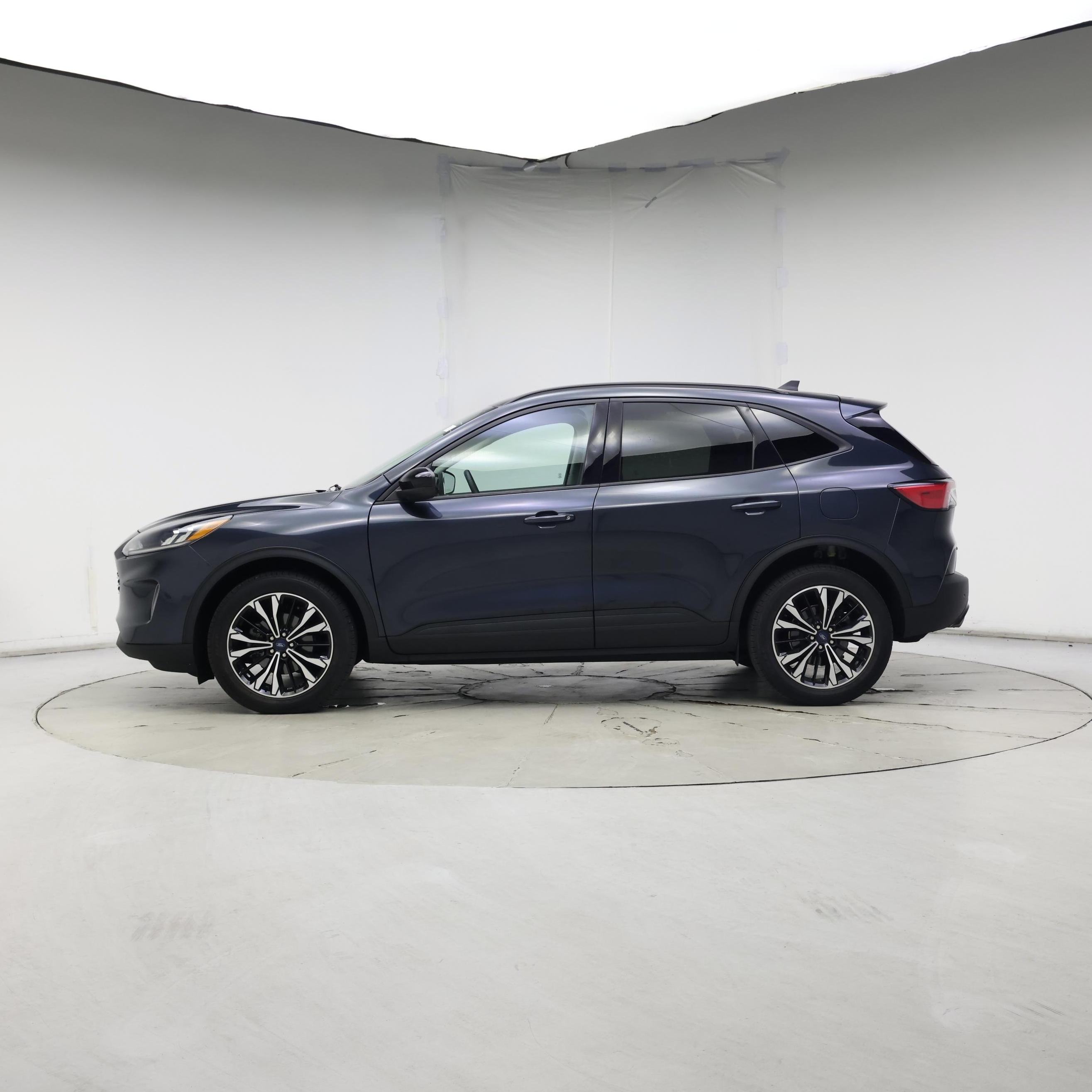 Thumbnail: 2022 Ford Escape - 3