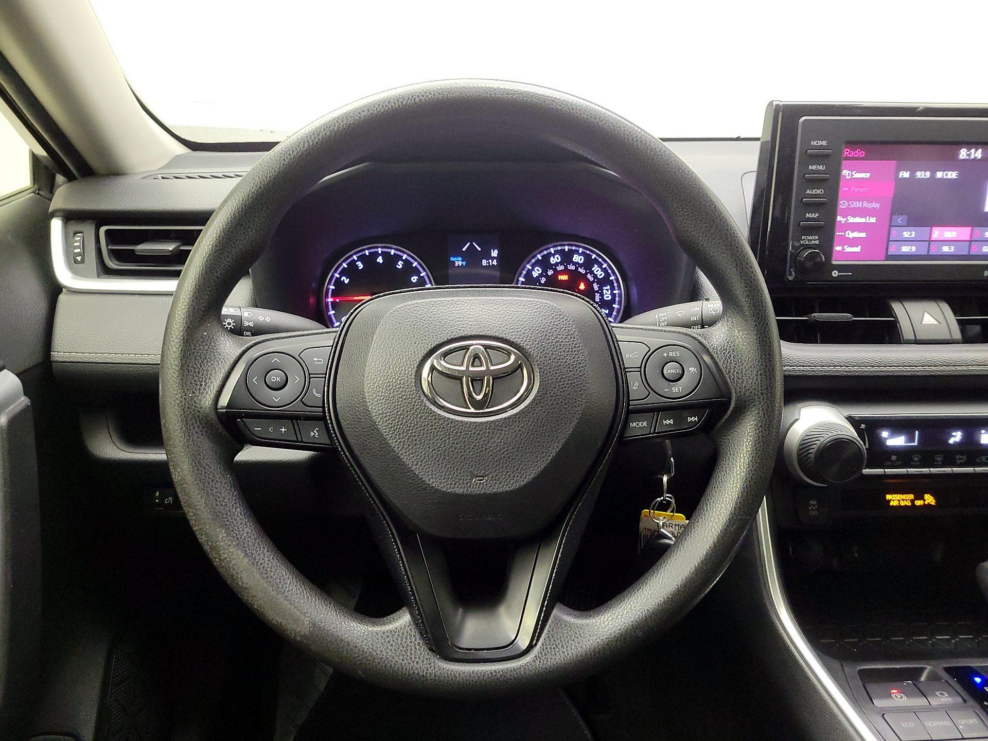 Thumbnail: 2020 Toyota RAV4 - 10