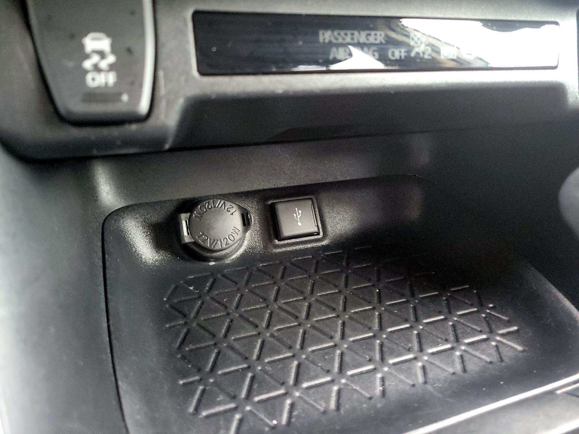 Thumbnail: 2020 Toyota RAV4 - 18