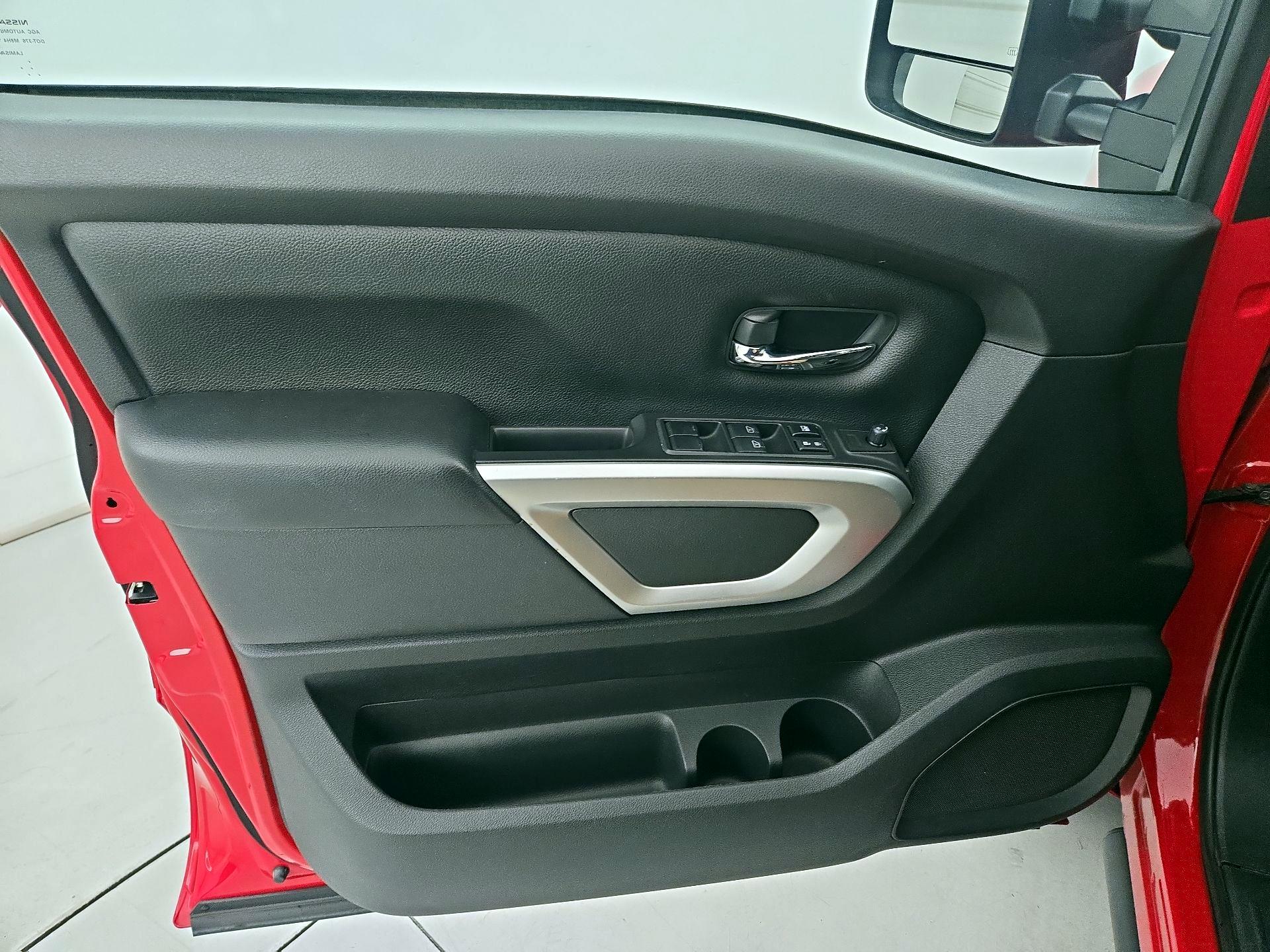 Thumbnail: 2021 Nissan Titan - 12