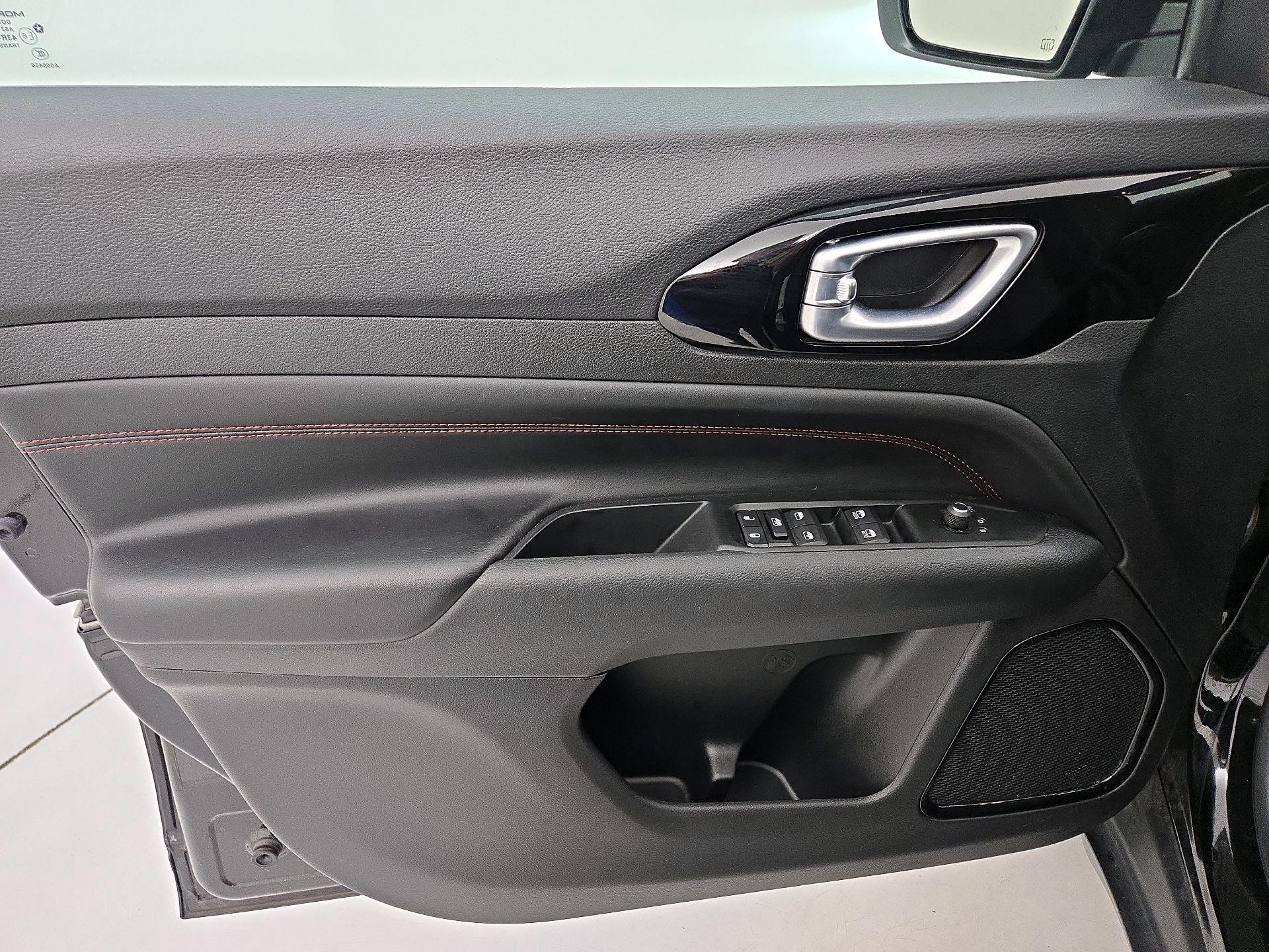 Thumbnail: 2022 Jeep Compass - 12