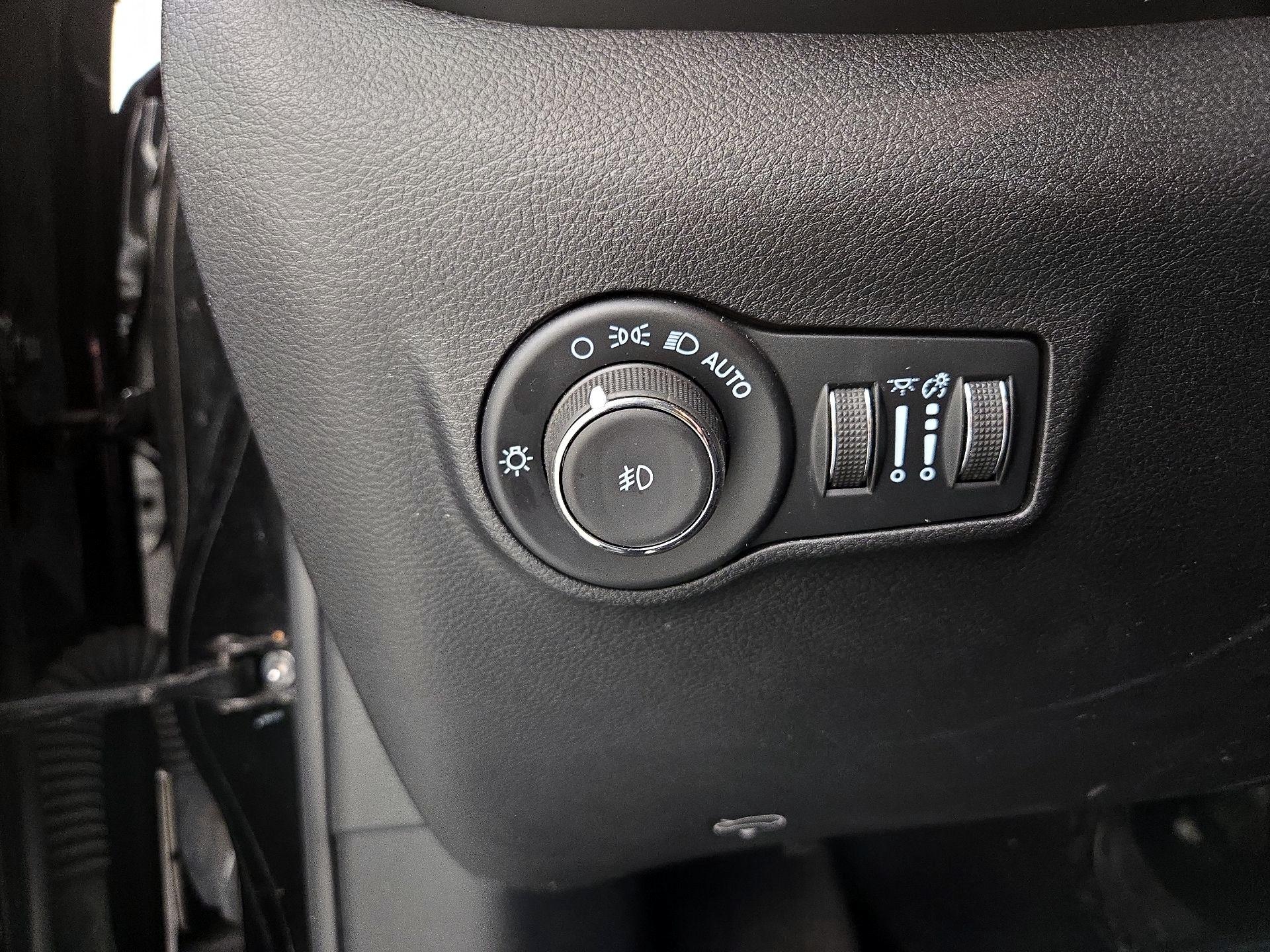 Thumbnail: 2022 Jeep Compass - 13