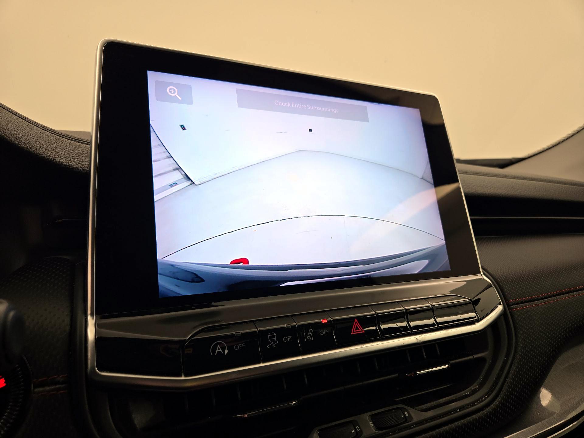 Thumbnail: 2022 Jeep Compass - 14