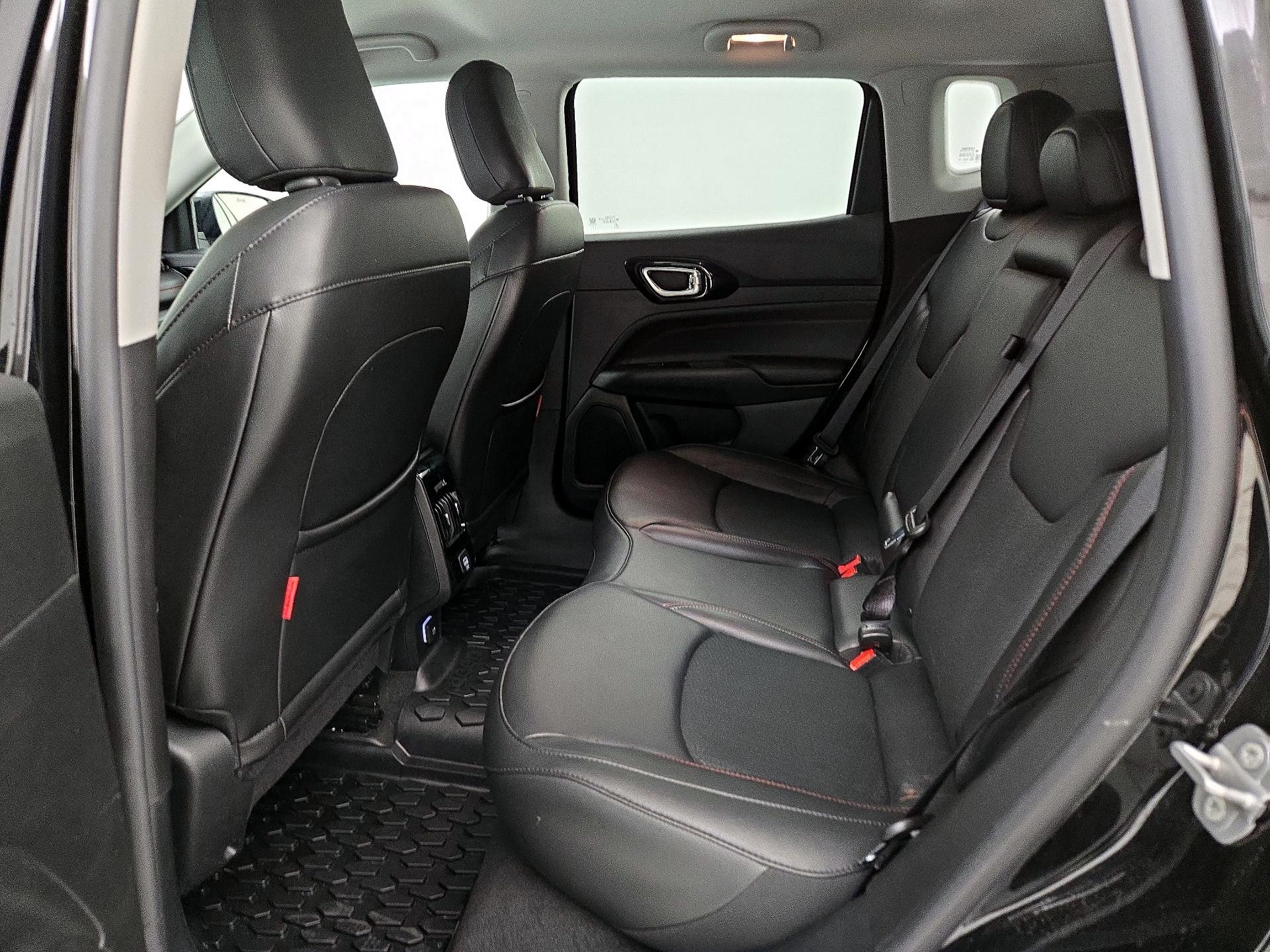 Thumbnail: 2022 Jeep Compass - 19