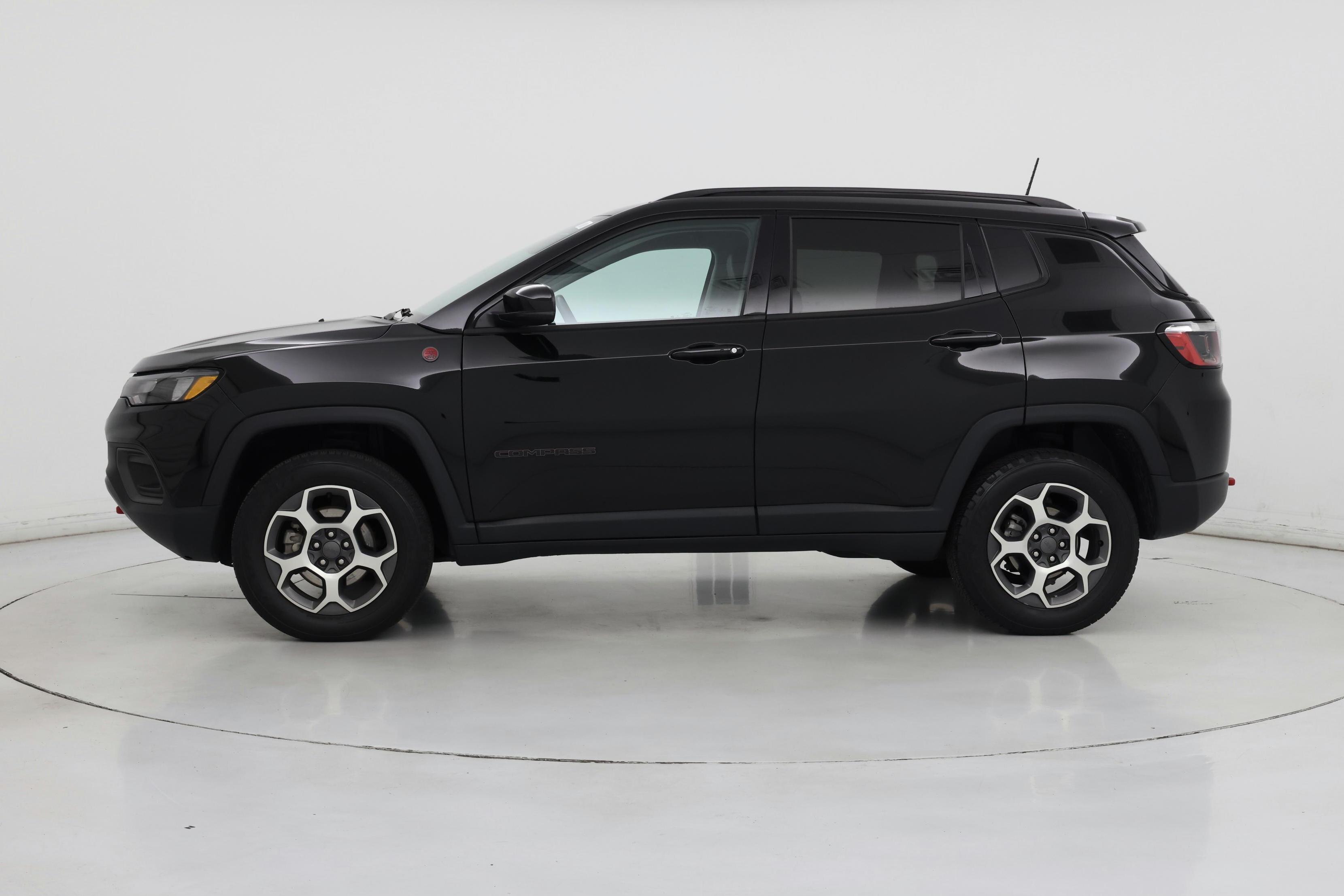 Thumbnail: 2022 Jeep Compass - 3