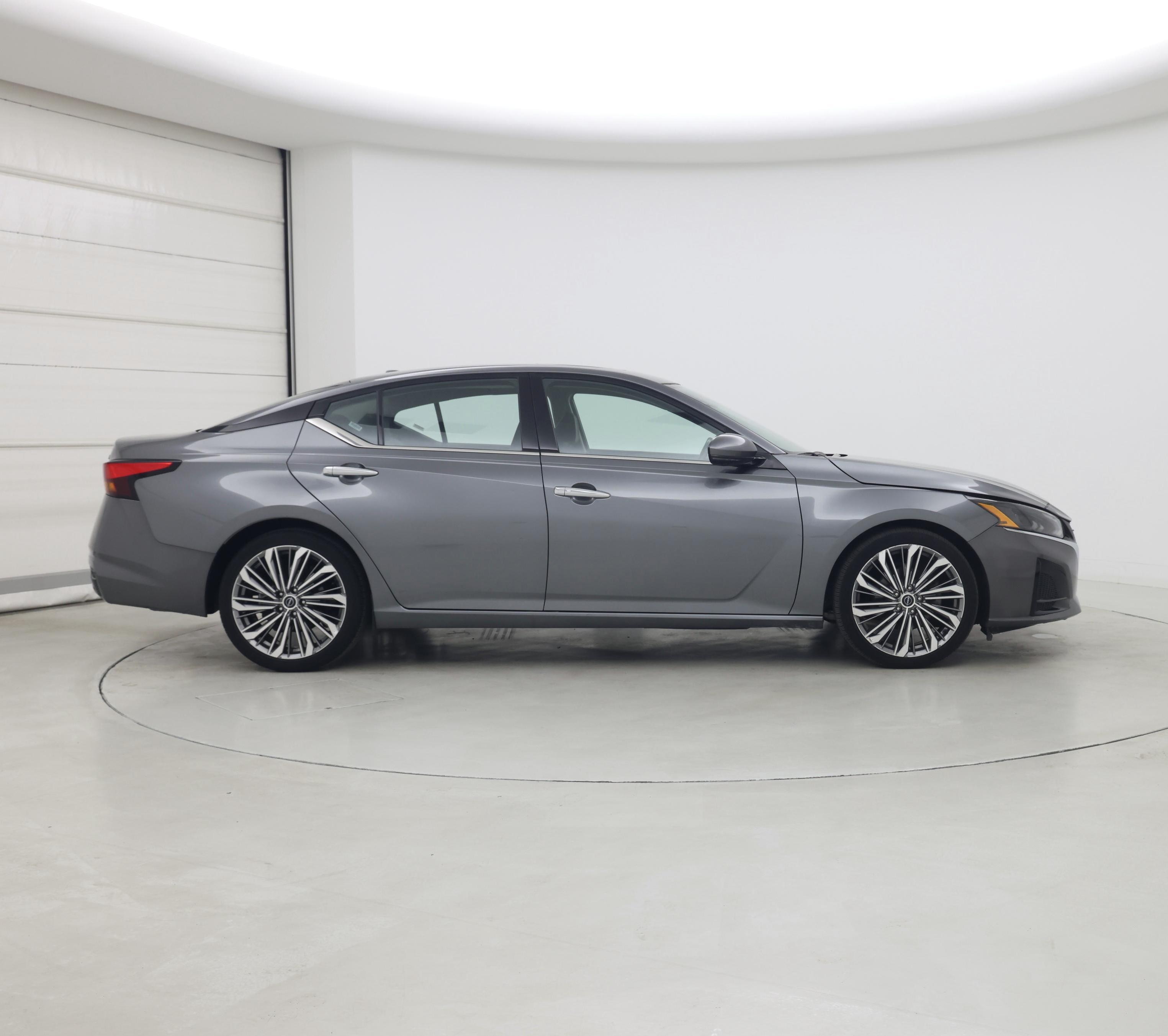 Thumbnail: 2023 Nissan Altima - 7