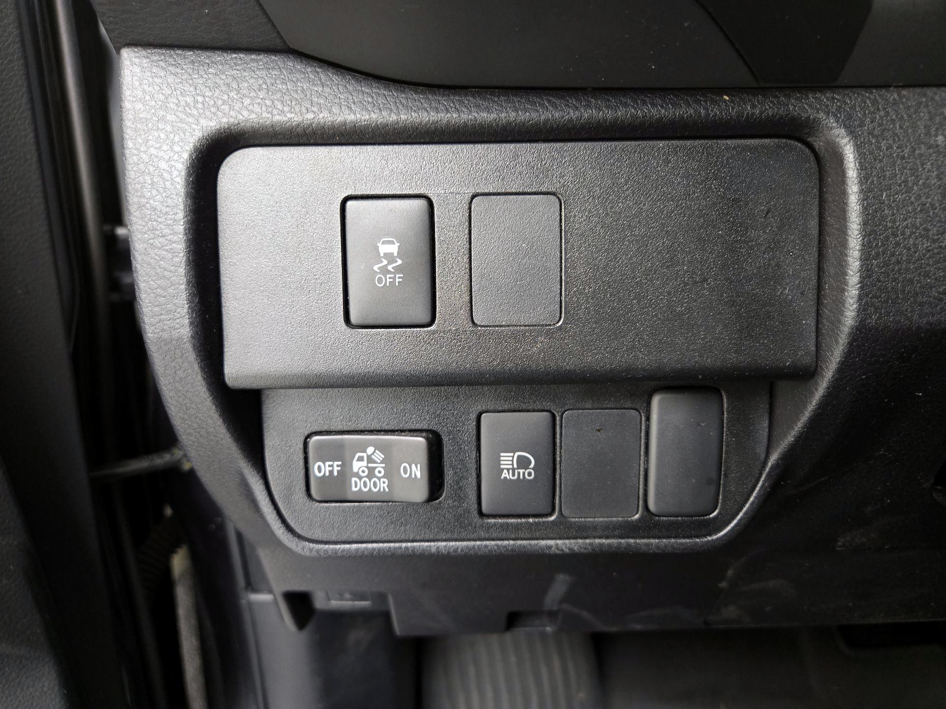 Thumbnail: 2022 Toyota Tacoma - 13